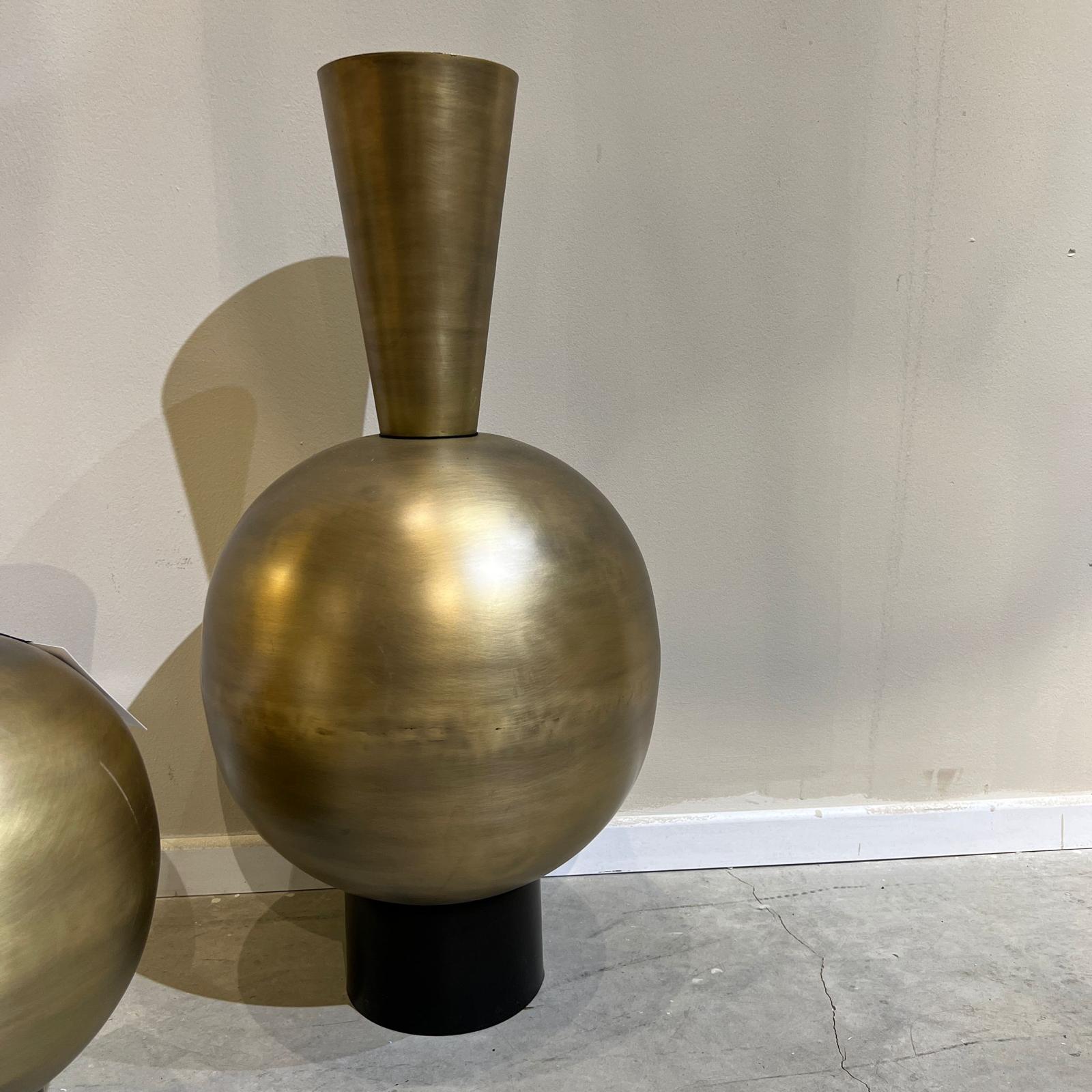 כד מתכת קונוס זהב דגם ראבי כד מתכת קונוס זהב דגם ראבי