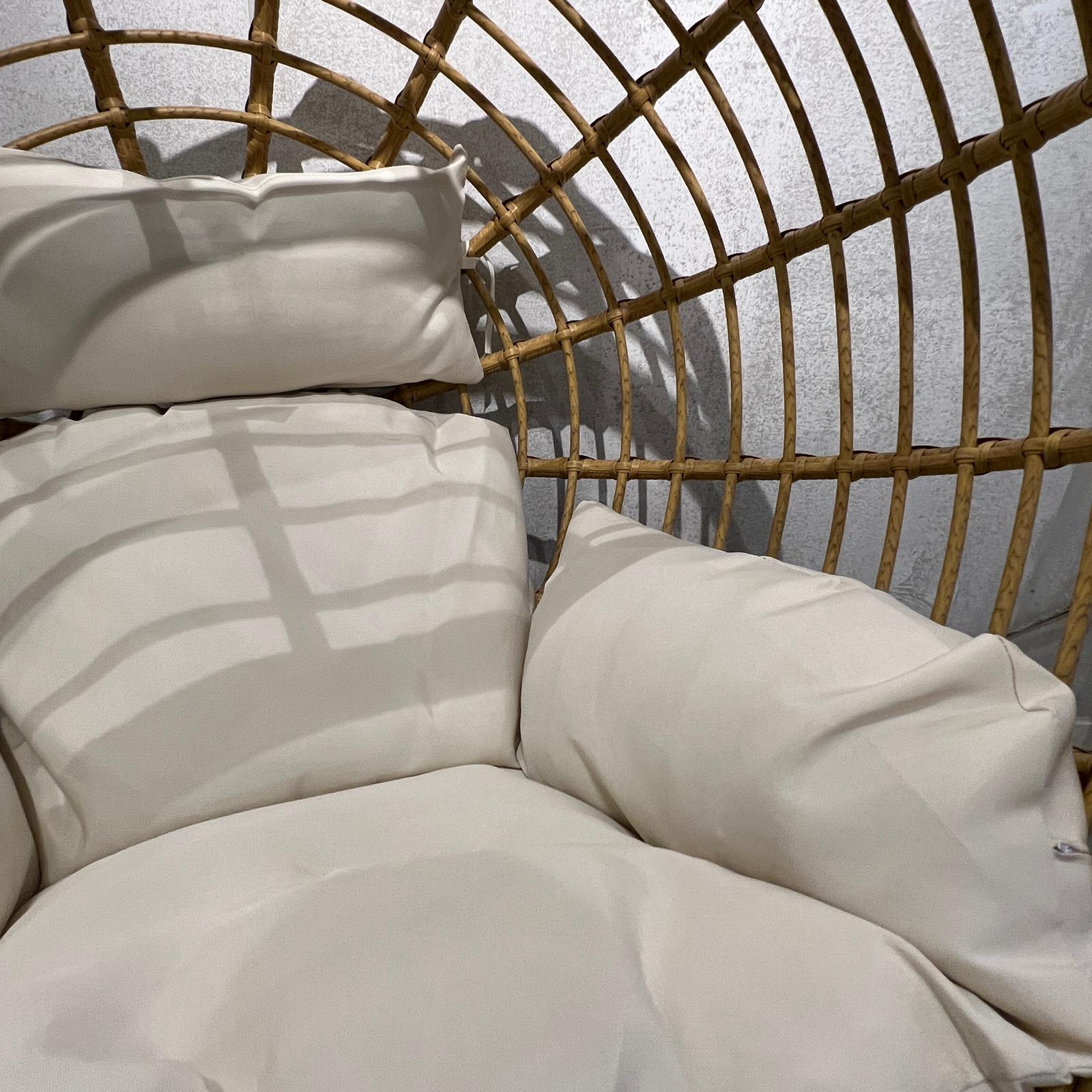 כורסא דגם ראטן קימי כרית לבנה