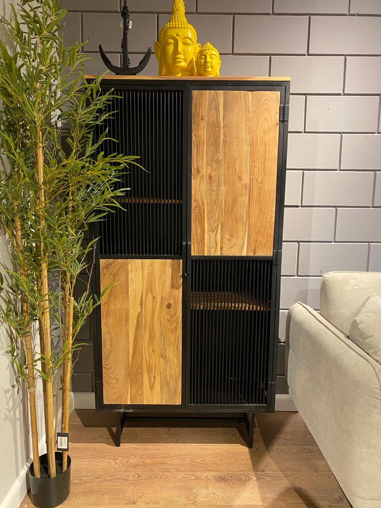 ספריה עץ שיטה דלתות פסים ברזל שחור דגם לילה ספריה עץ שיטה דלתות פסים ברזל שחור דגם לילה