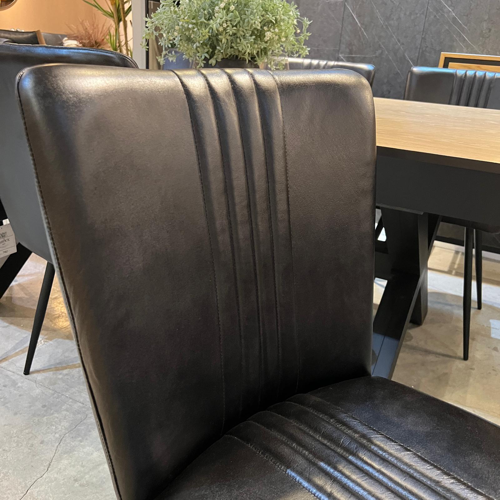 כיסא פינת אוכל עור שחור דגם פאביו אשוק כיסא פינת אוכל עור שחור דגם פאביו אשוק