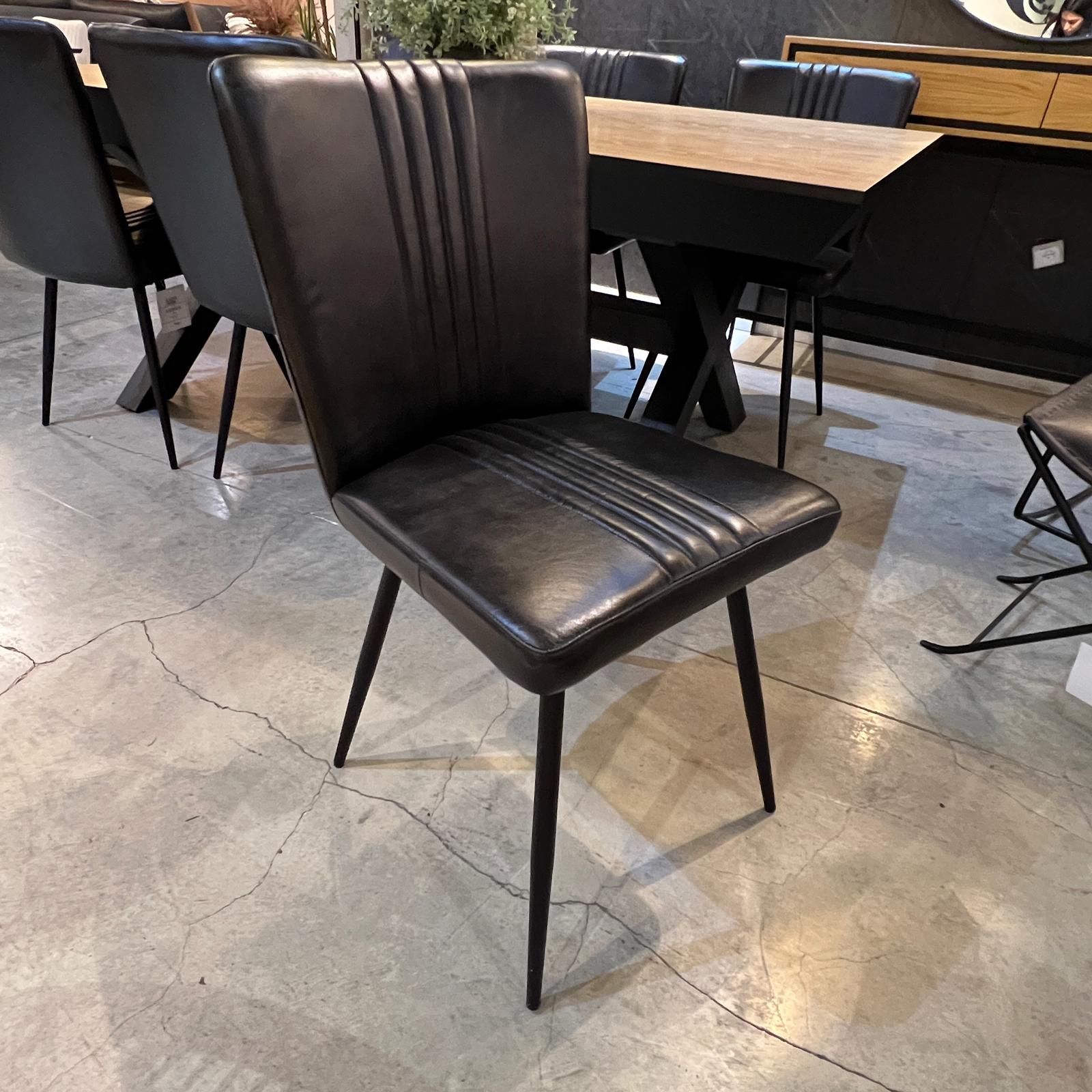 כיסא פינת אוכל עור שחור דגם פאביו אשוק כיסא פינת אוכל עור שחור דגם פאביו אשוק