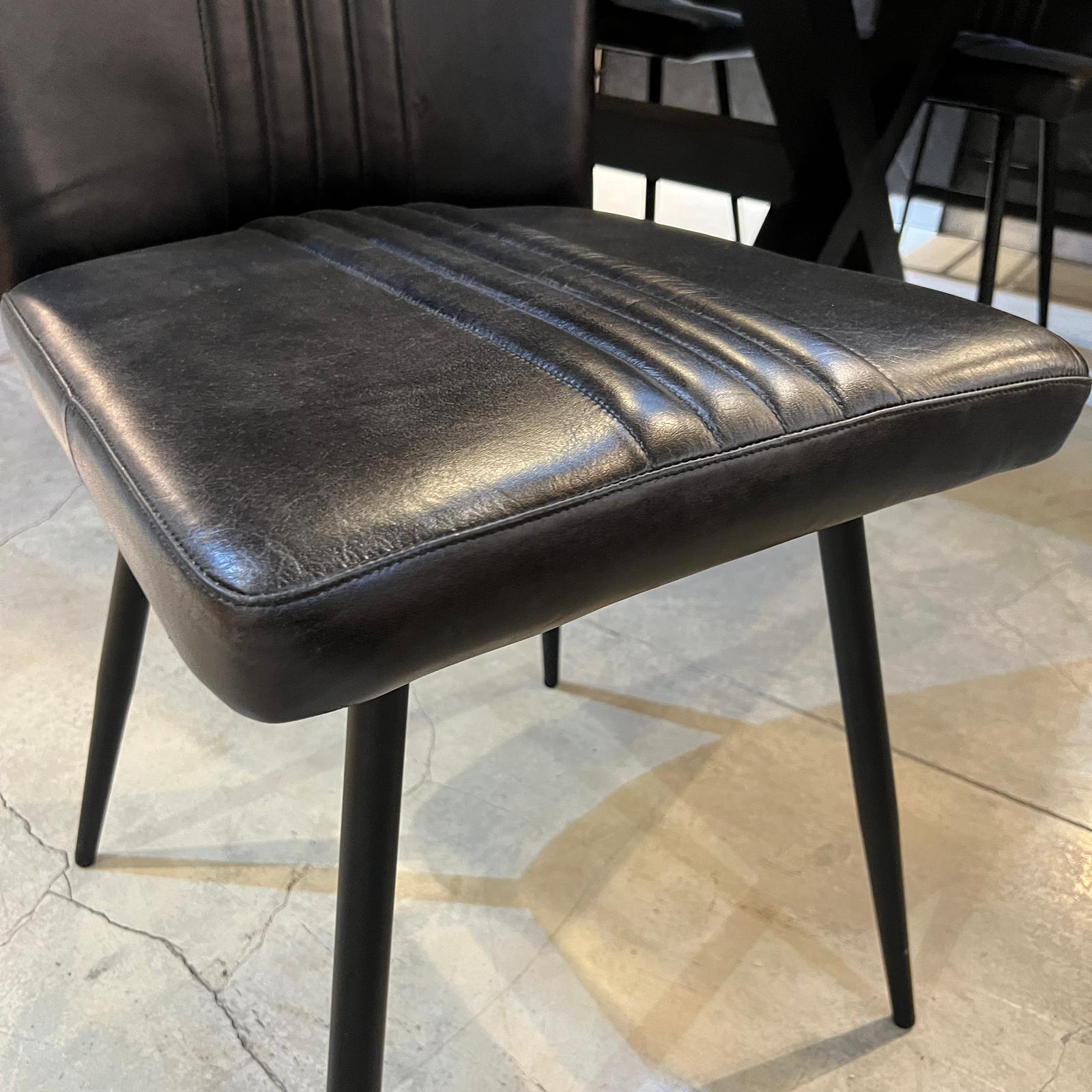 כיסא פינת אוכל עור שחור דגם פאביו אשוק כיסא פינת אוכל עור שחור דגם פאביו אשוק