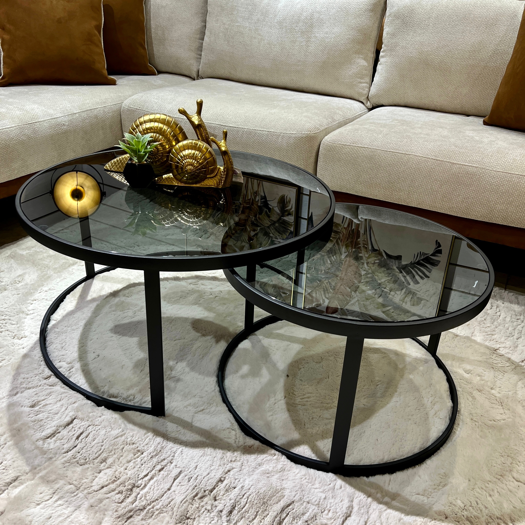 סט 2 שולחנות סלון דגם טווין קימי זכוכית שחורה ברזל שחור סט 2 שולחנות סלון דגם טווין קימי זכוכית שחורה ברזל שחור