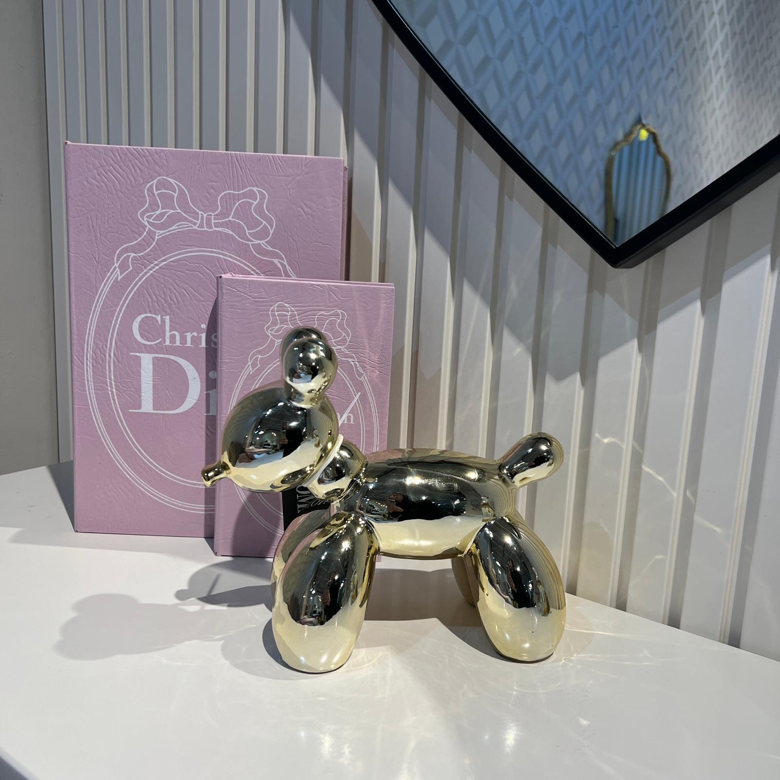 פסל כלב בלון זהב