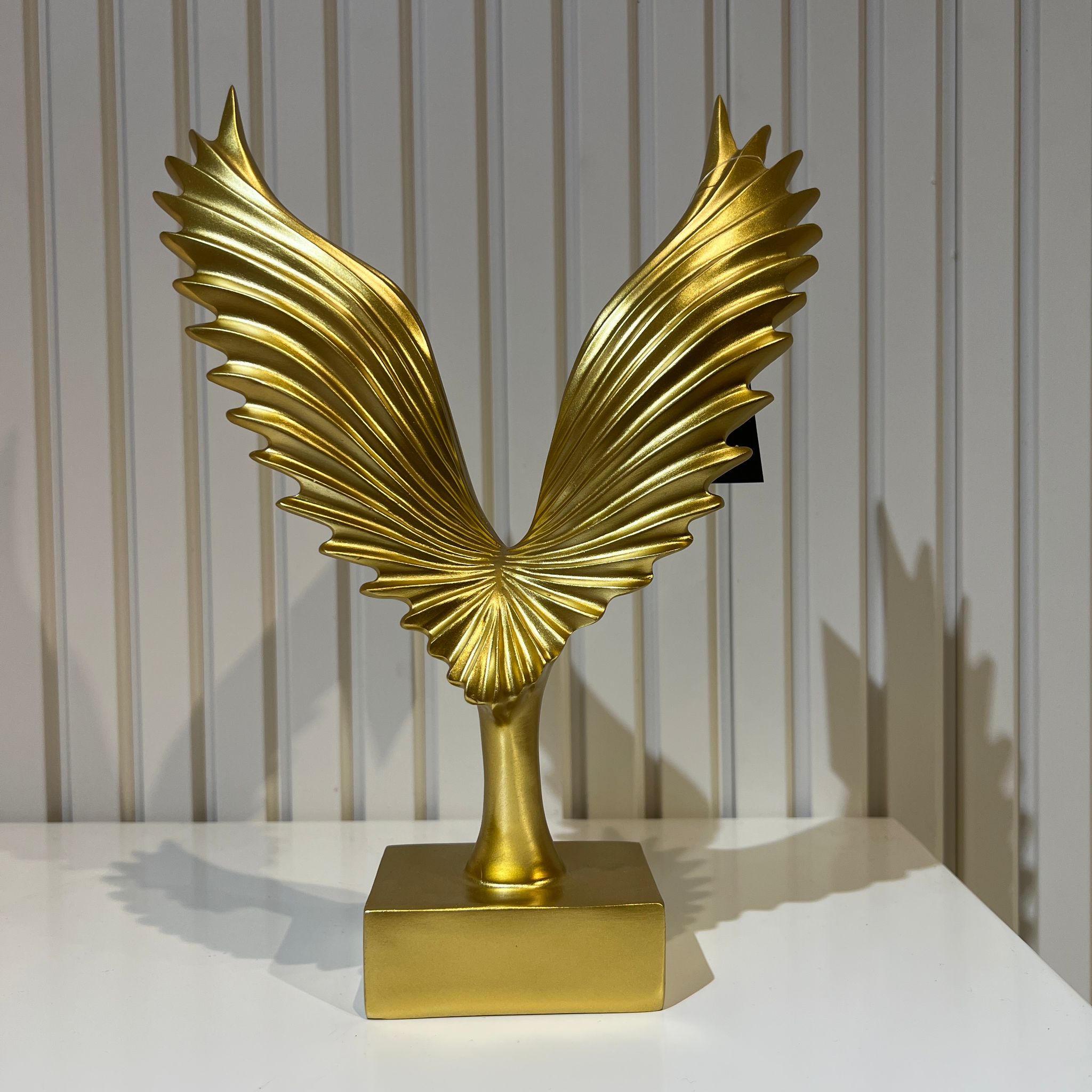 פסל נשר זהב