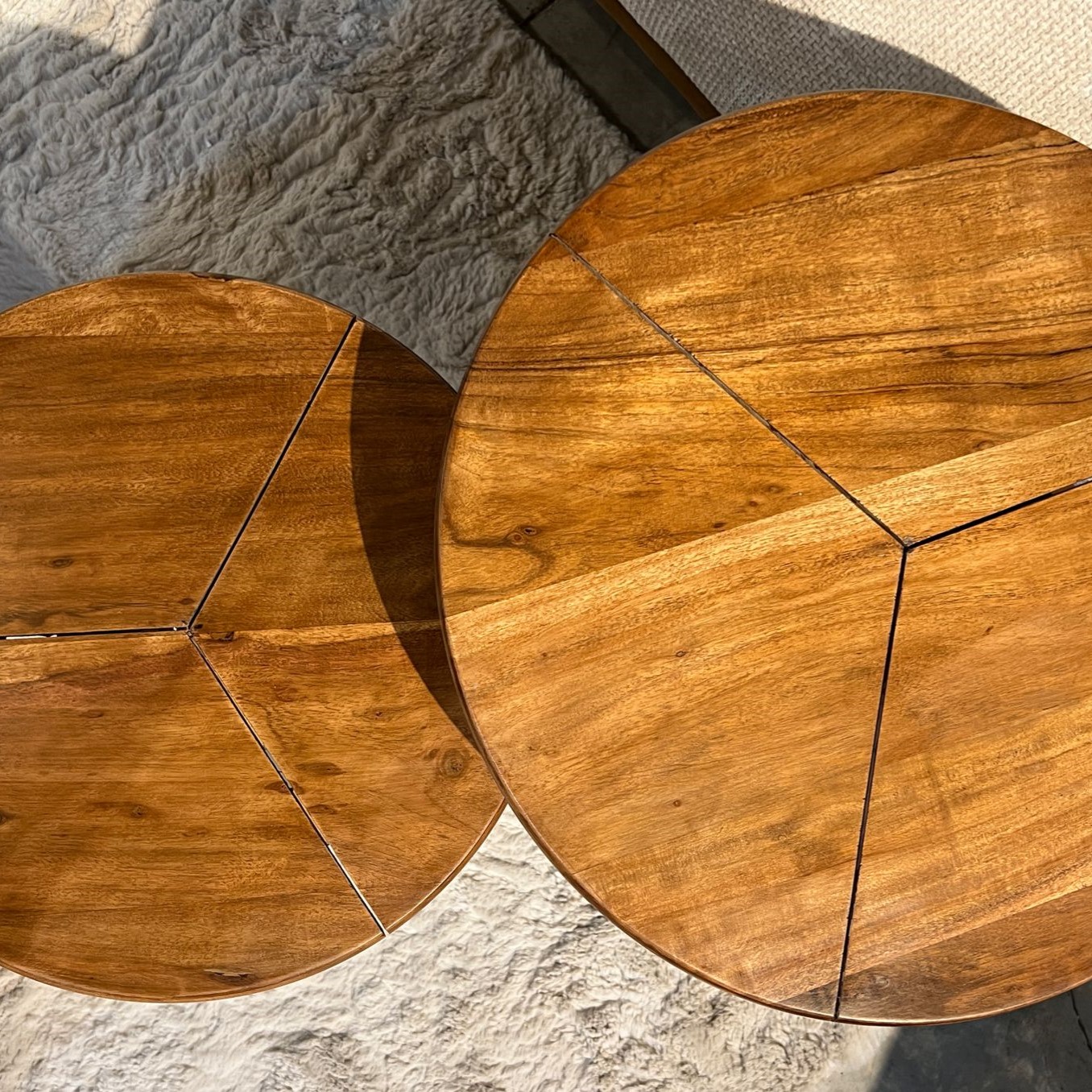 סט שולחנות צד אקציה בסיס חרוט סט שולחנות צד אקציה בסיס חרוט