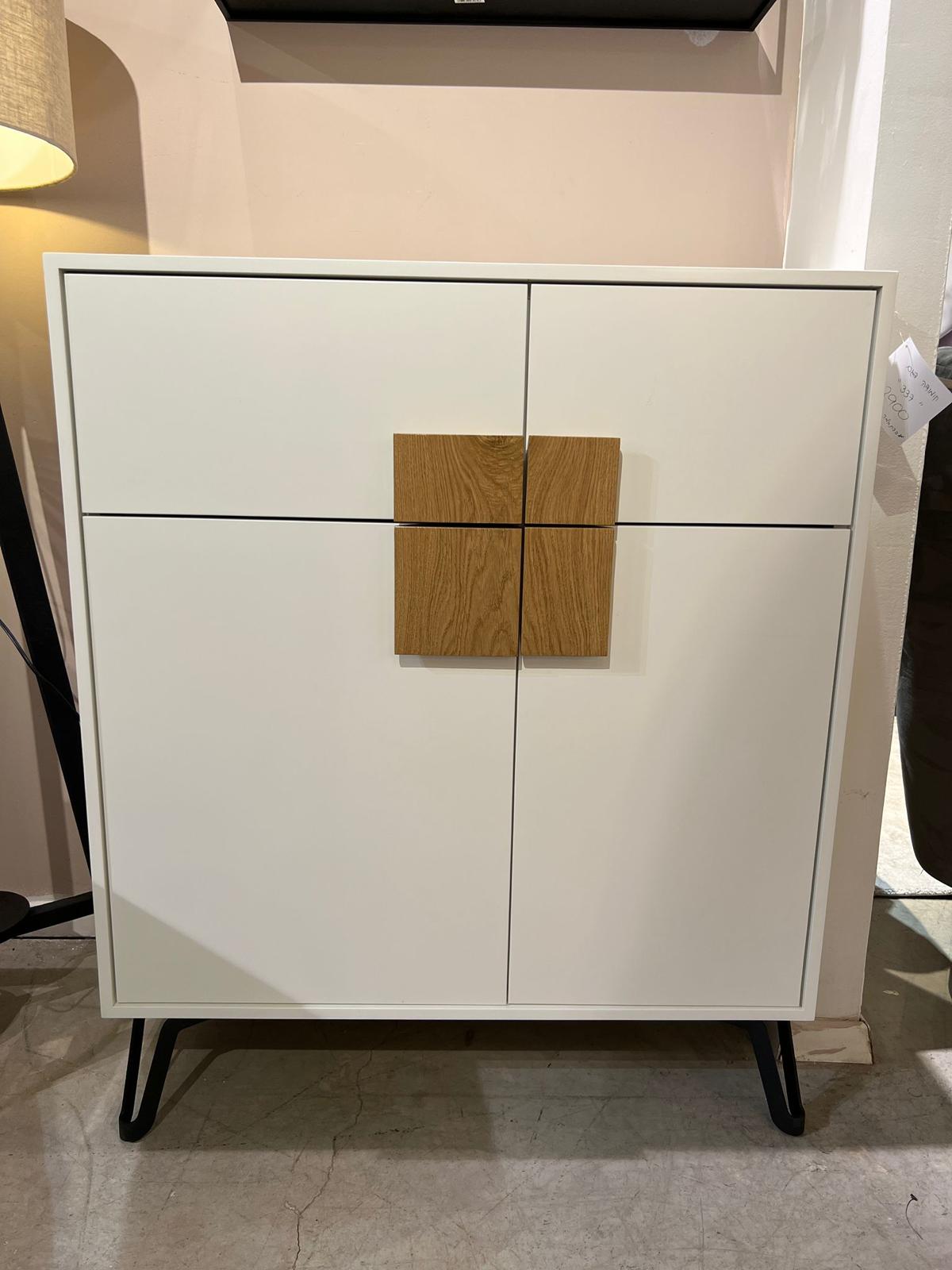 קומודה בעיצוב אישי דגם 337 מתצוגה!