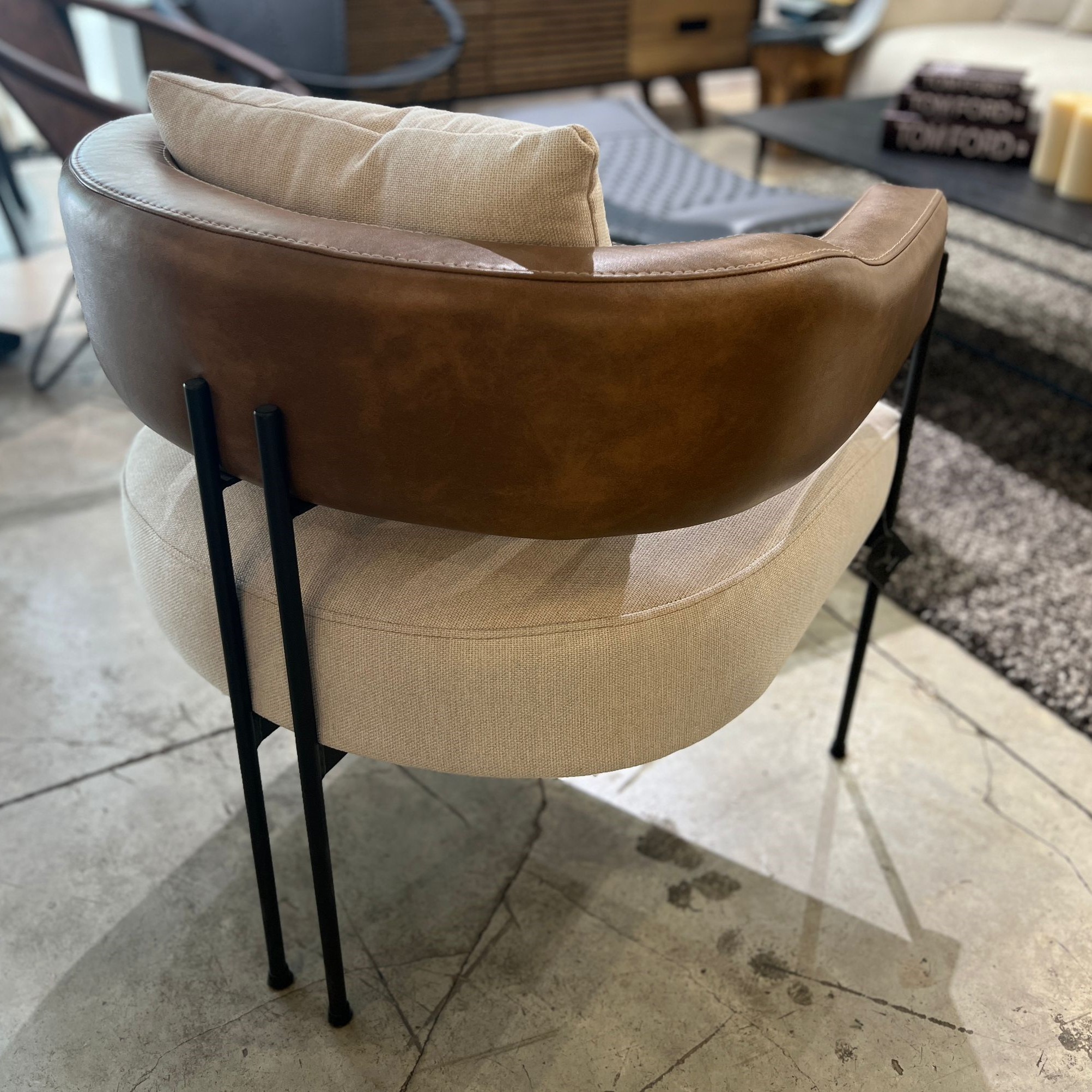 כורסא אורבנית עכשווית דגם גהה photo number 5 כורסא דגם גהה