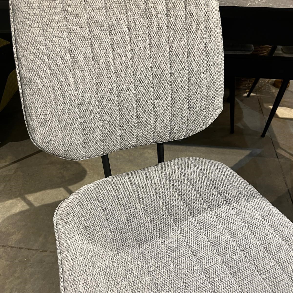 כיסא פינת אוכל דגם הרמנס גוון אפור כיסא פינת אוכל דגם הרמנס גוון אפור