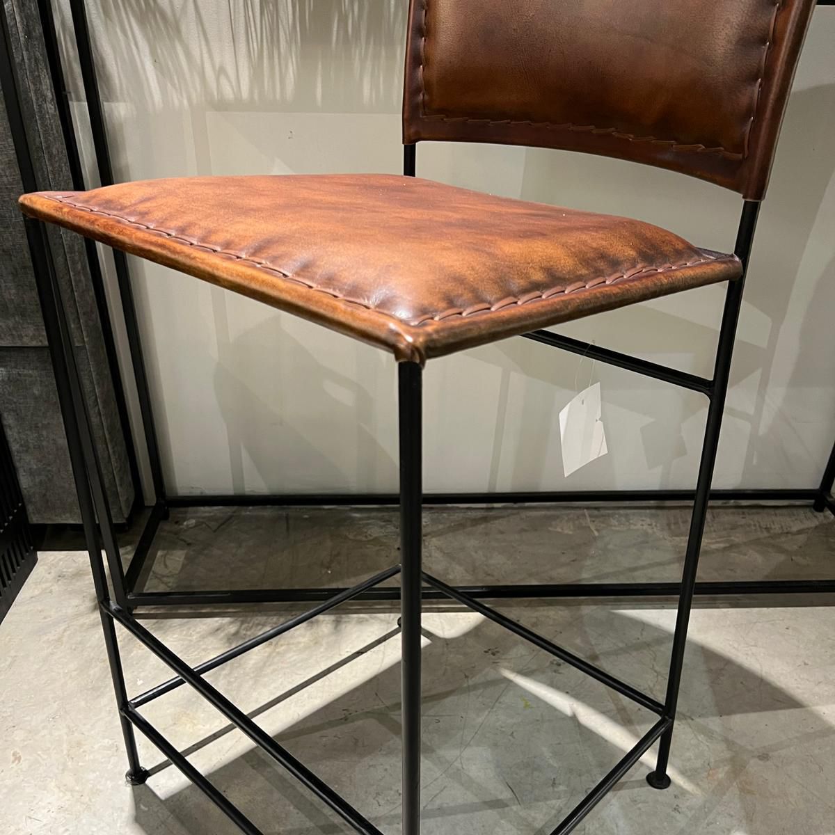 כסא בר דגם אמבסדור עור בופאלו חום