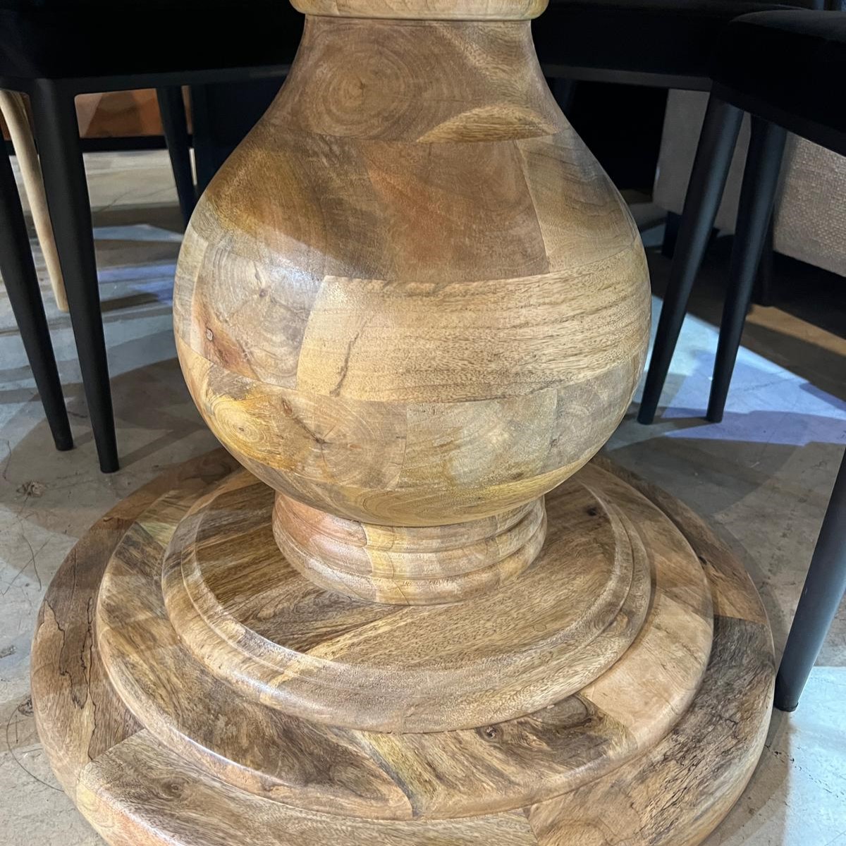 שולחן פינת אוכל עגול דגם אמבסדור