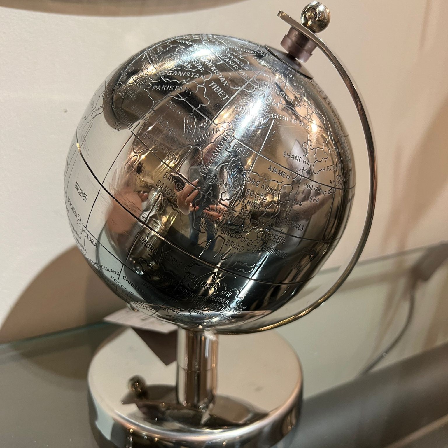 גלובוס כסוף אלומיניום דגם שאניב גלובוס כסוף אלומיניום דגם שאניב