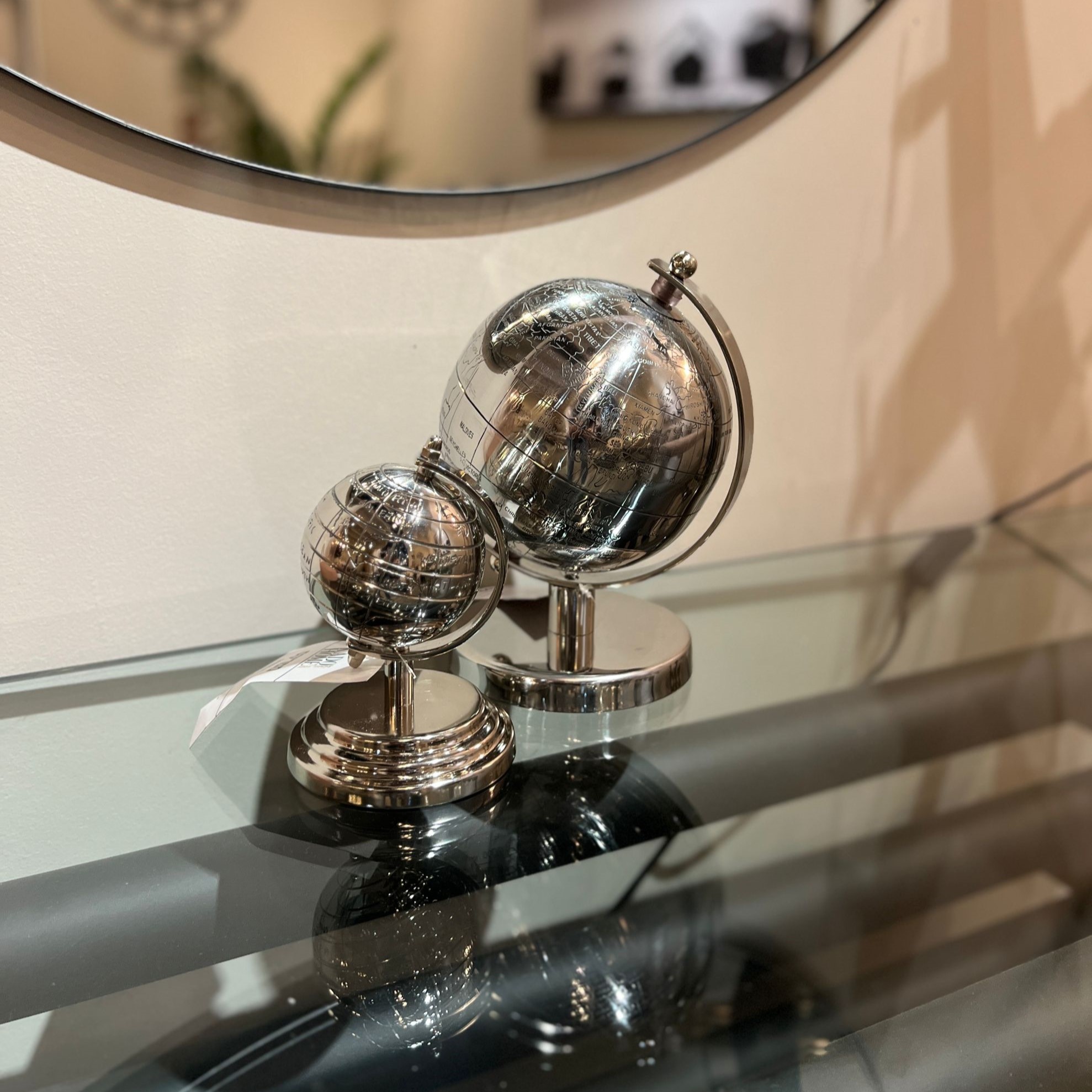 גלובוס כסוף אלומיניום דגם שאניב גלובוס כסוף אלומיניום דגם שאניב