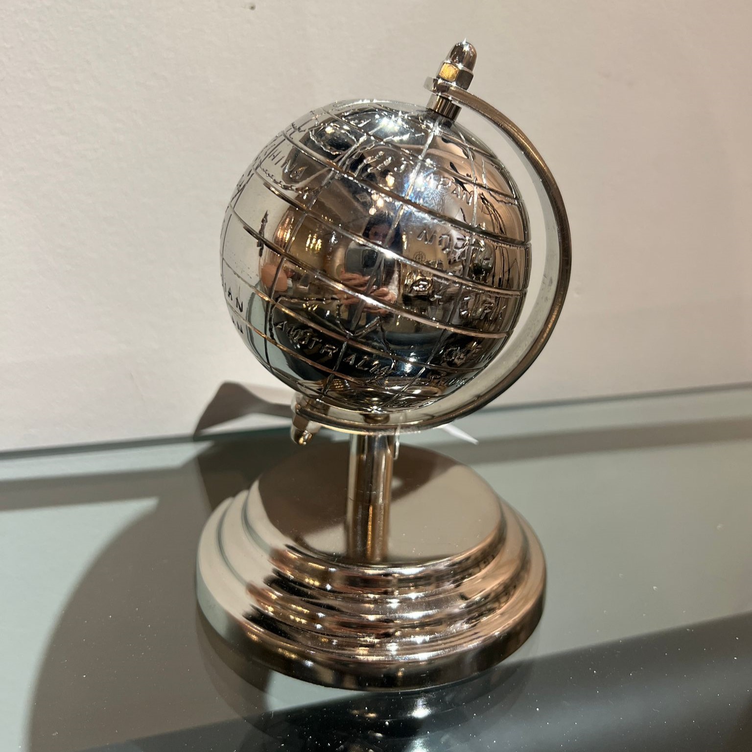 גלובוס ניקל סטנד ניקל גלובוס ניקל סטנד ניקל