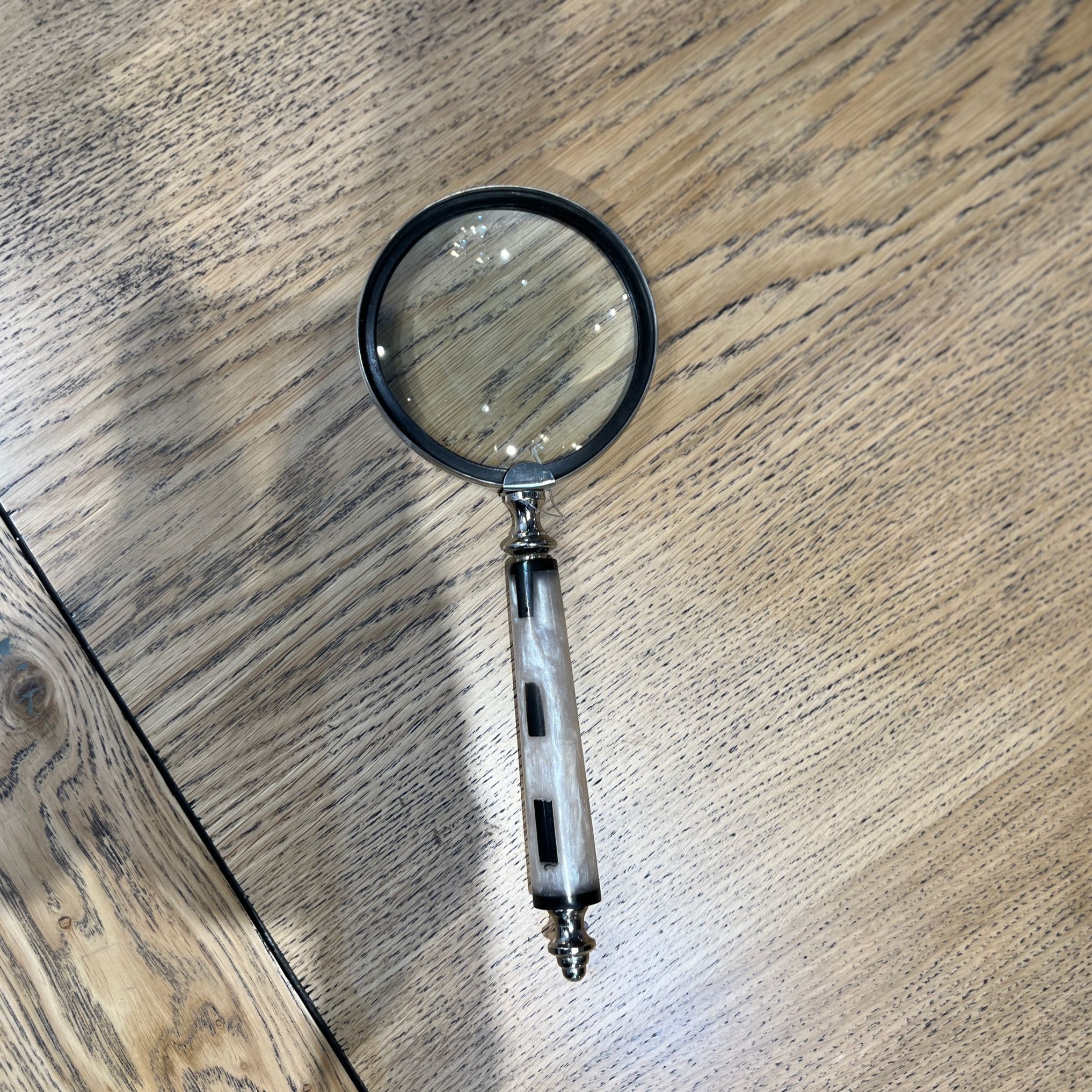 זכוכית מגדלת ידית שנהב שחור זכוכית מגדלת ידית שנהב שחור