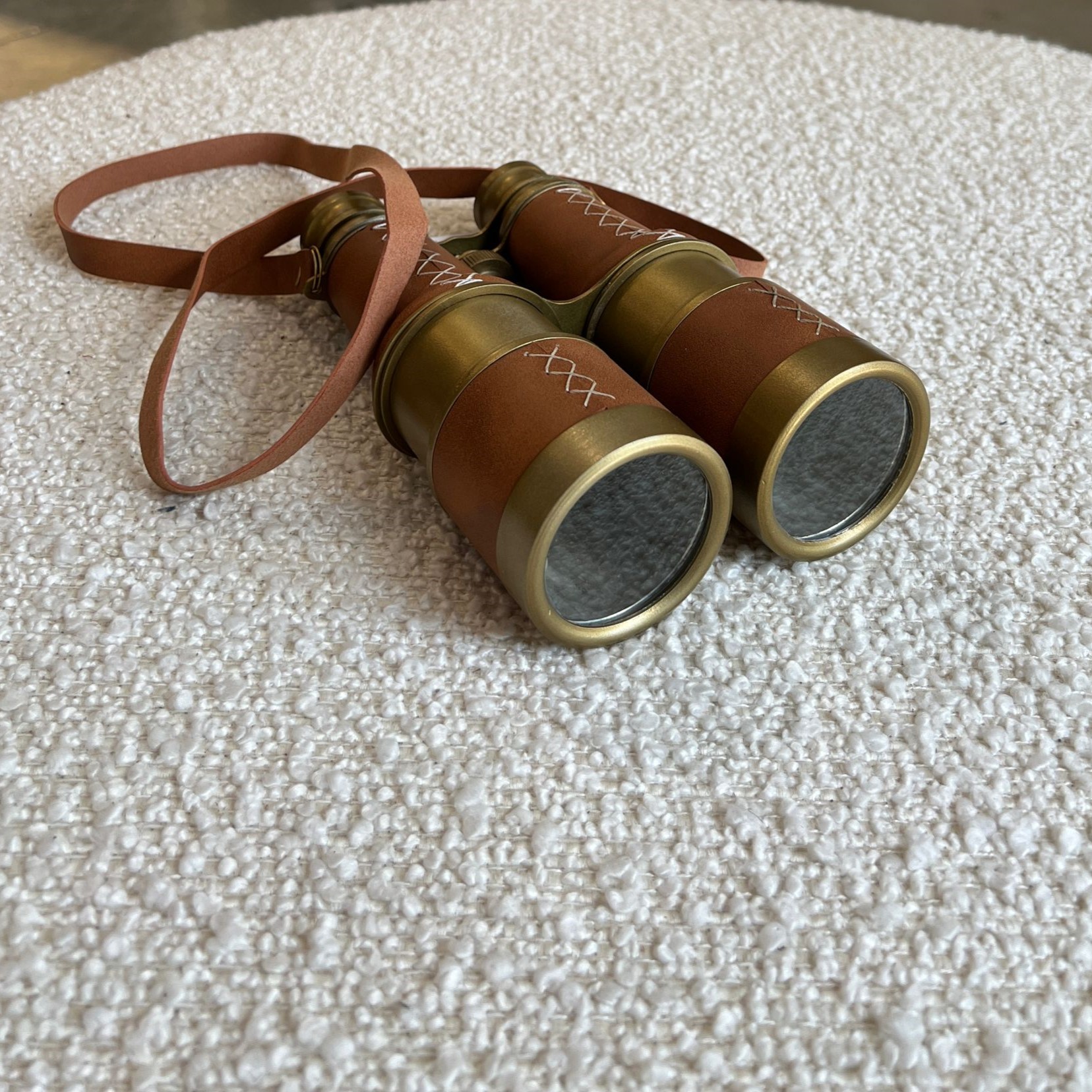 משקפת בראס עור חום וינטג' משקפת בראס עור חום וינטג'