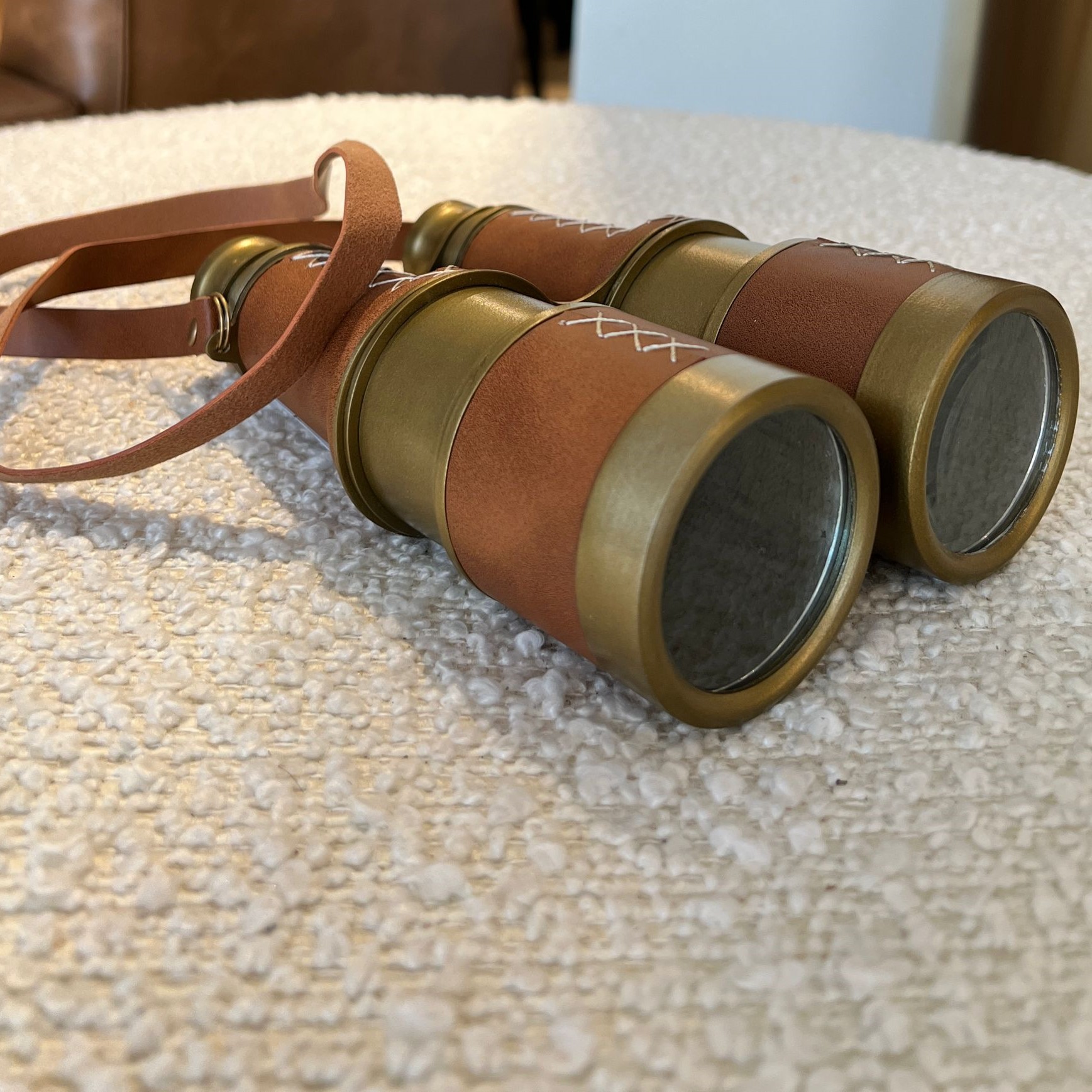 משקפת בראס עור חום וינטג' משקפת בראס עור חום וינטג'