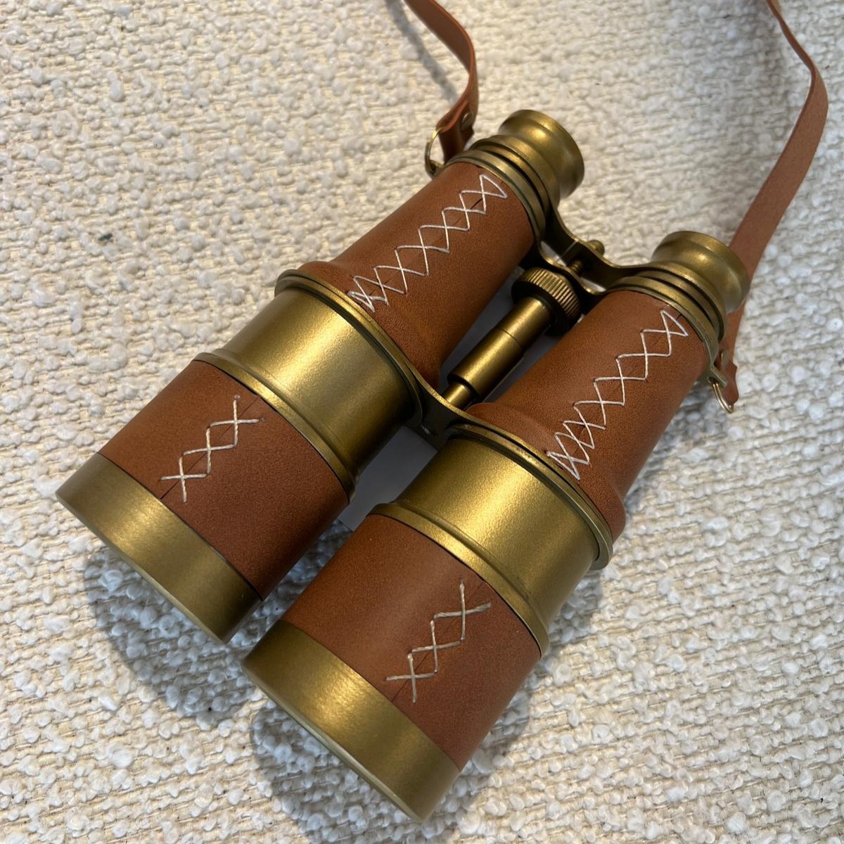 משקפת בראס עור חום וינטג' משקפת בראס עור חום וינטג'