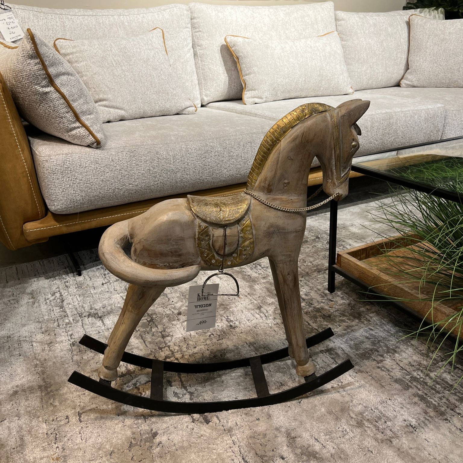 סוס נדנדה עץ דגם אמבסדור סוס נדנדה עץ דגם אמבסדור