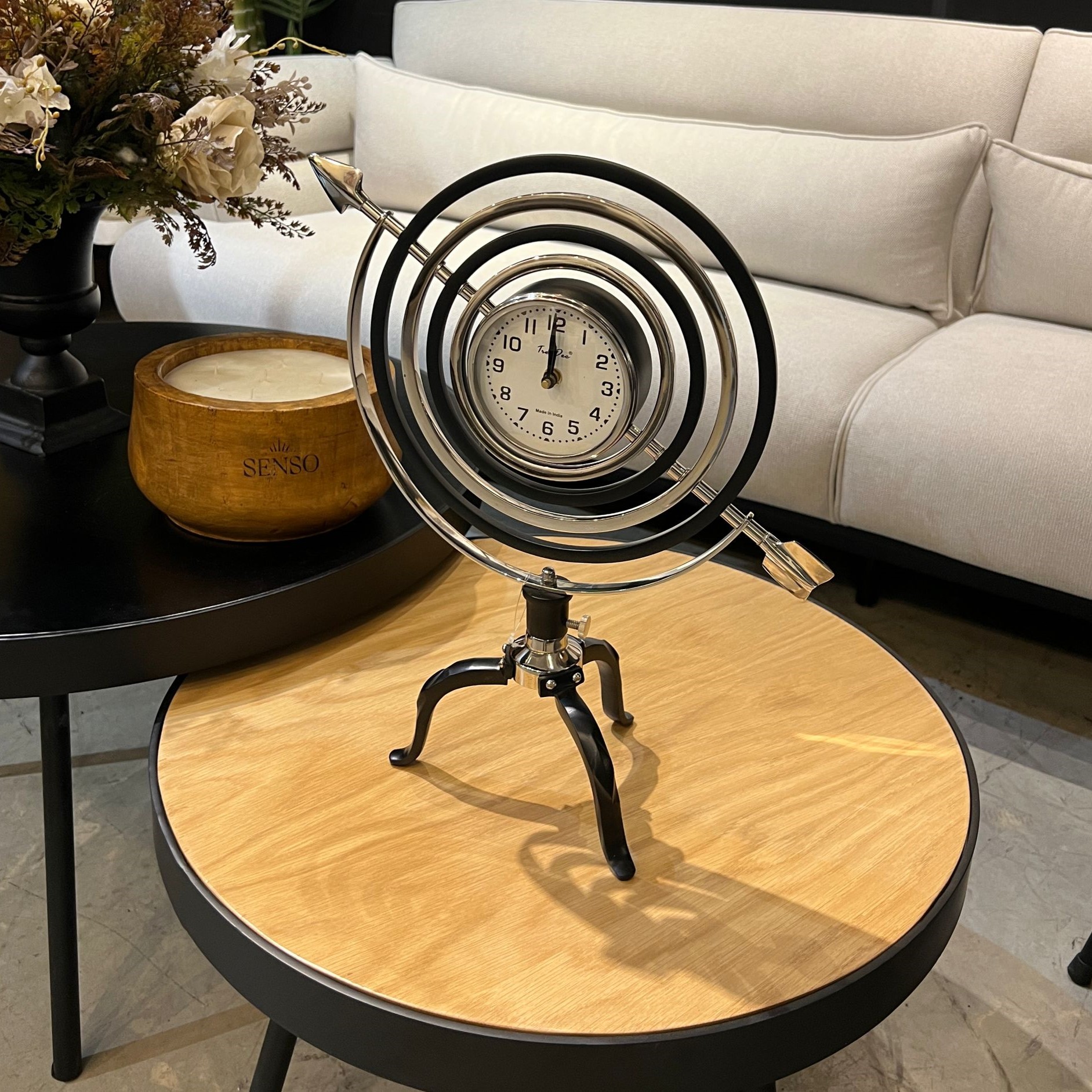 סטנד ספירה ארמילרית סטנד ספירה ארמילרית