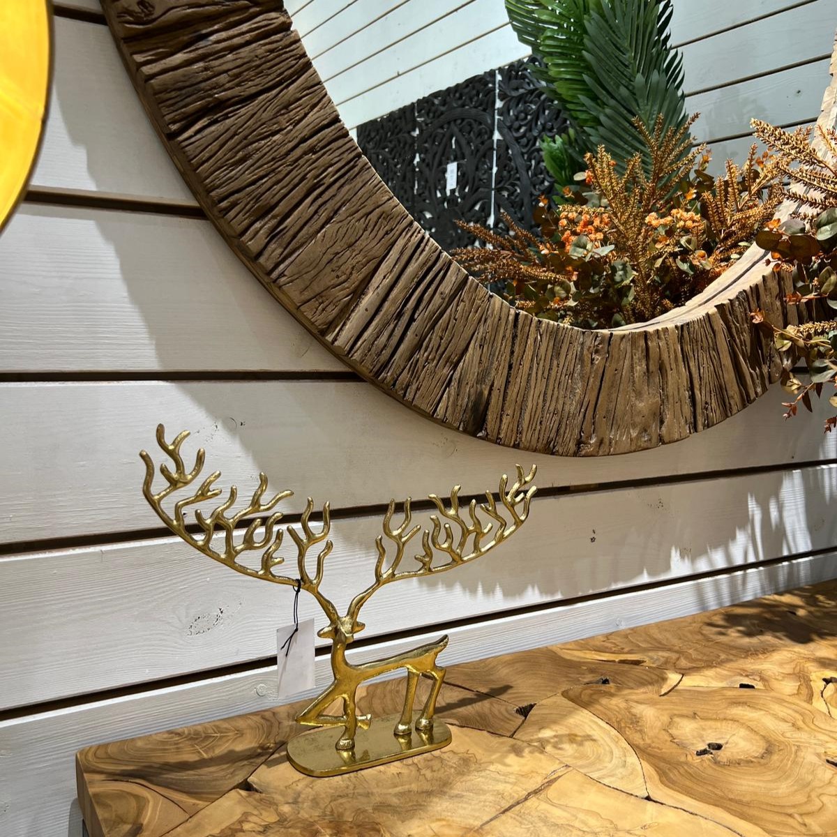 פסל מתכת אייל זהב קרניים שטוחות קטן פסל מתכת אייל זהב קרניים שטוחות קטן