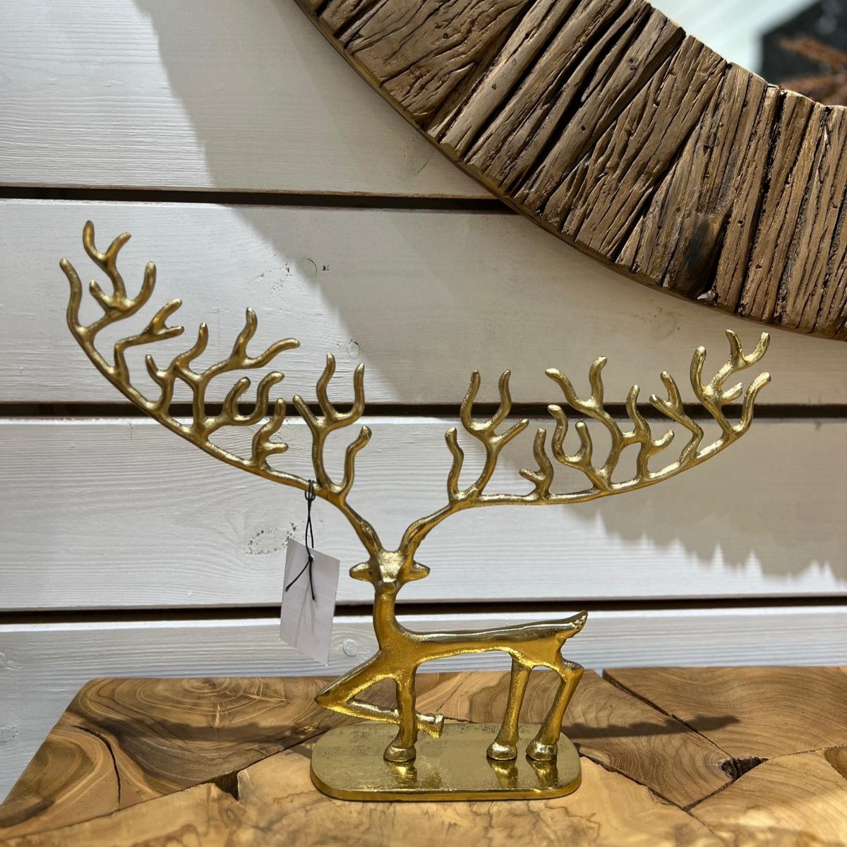 פסל מתכת אייל זהב קרניים שטוחות קטן פסל מתכת אייל זהב קרניים שטוחות קטן