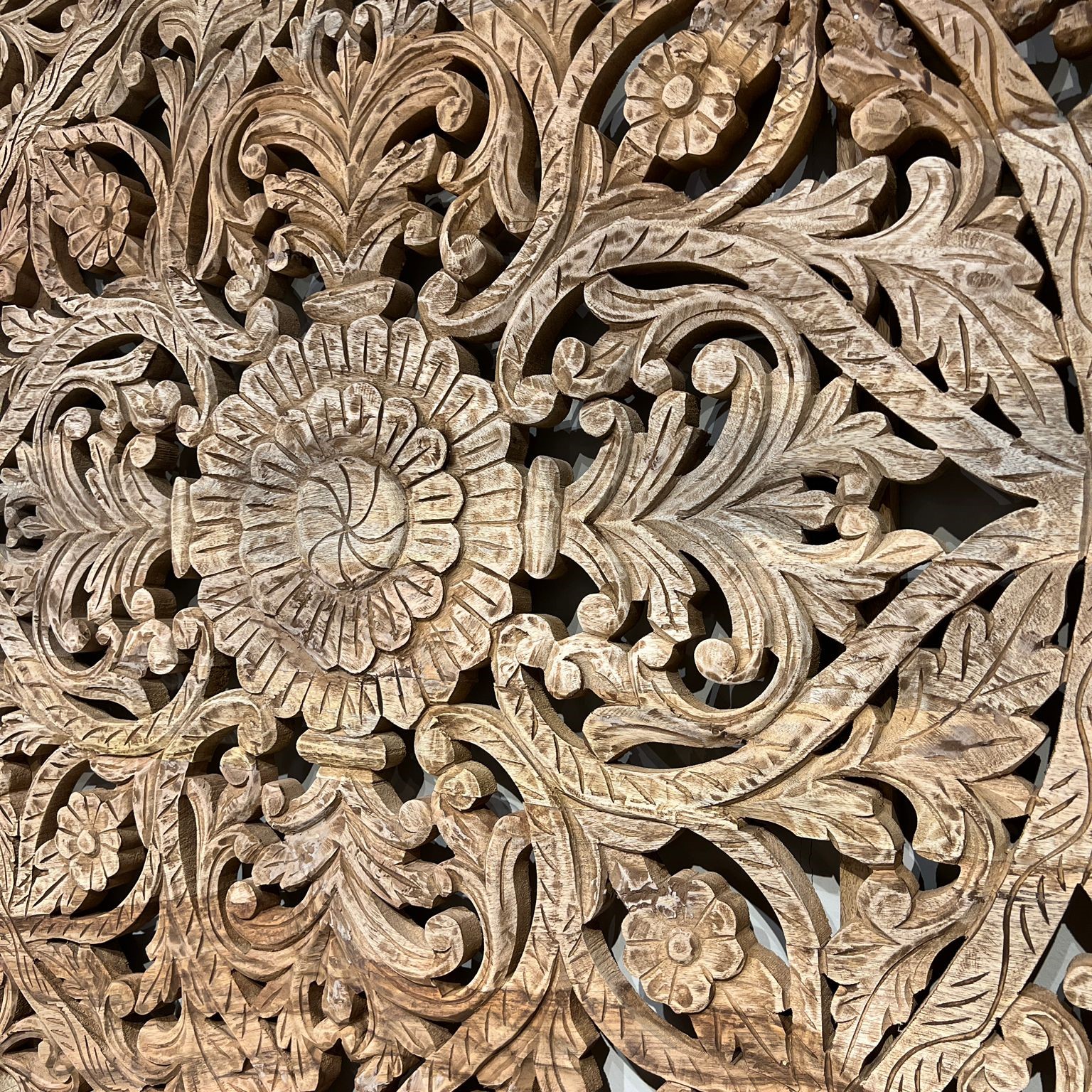 קישוט קיר משרביה עץ דגם אמבסדור