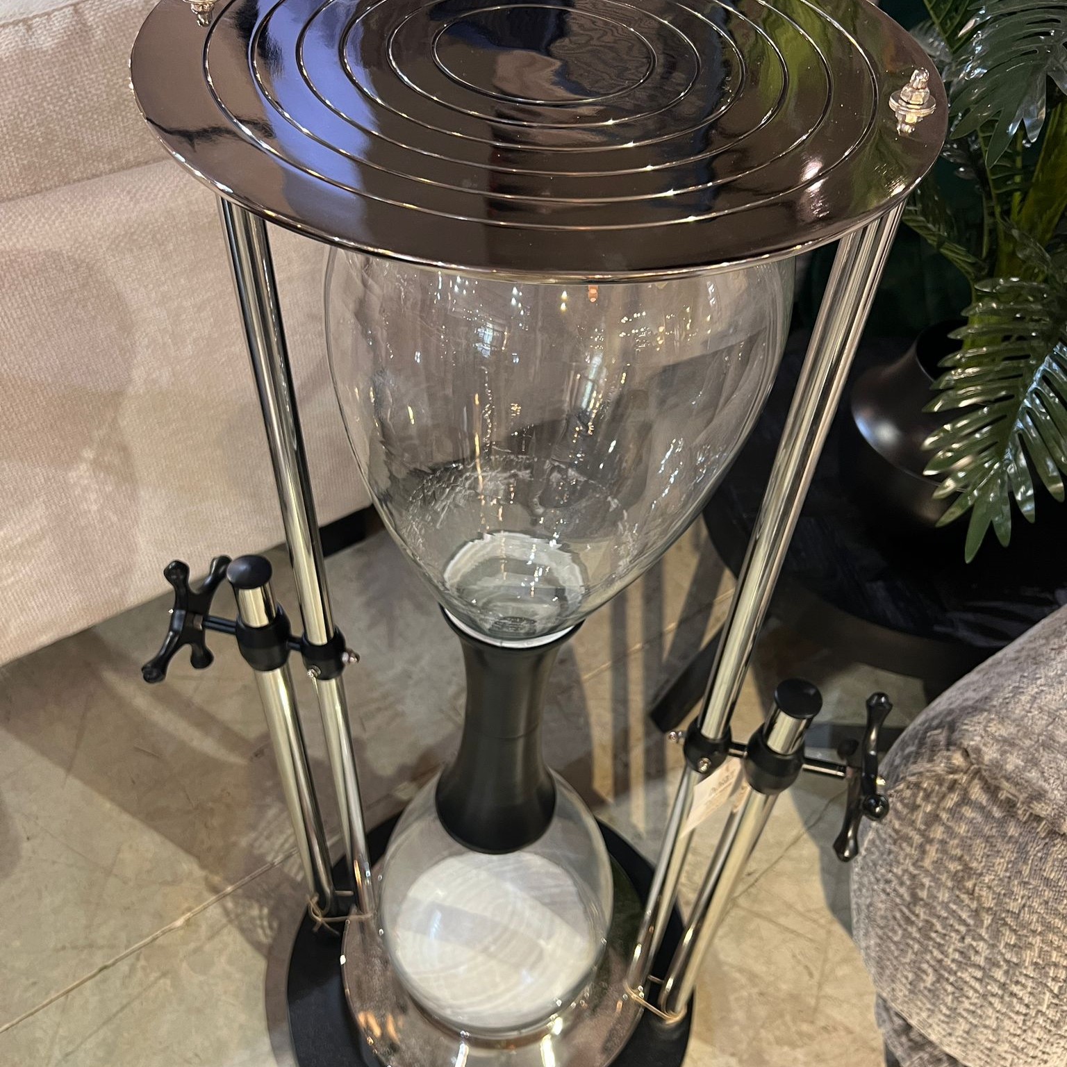 שעון חול ענק רצפתי ניקל דגם מטריקס שעון חול ענק רצפתי ניקל דגם מטריקס