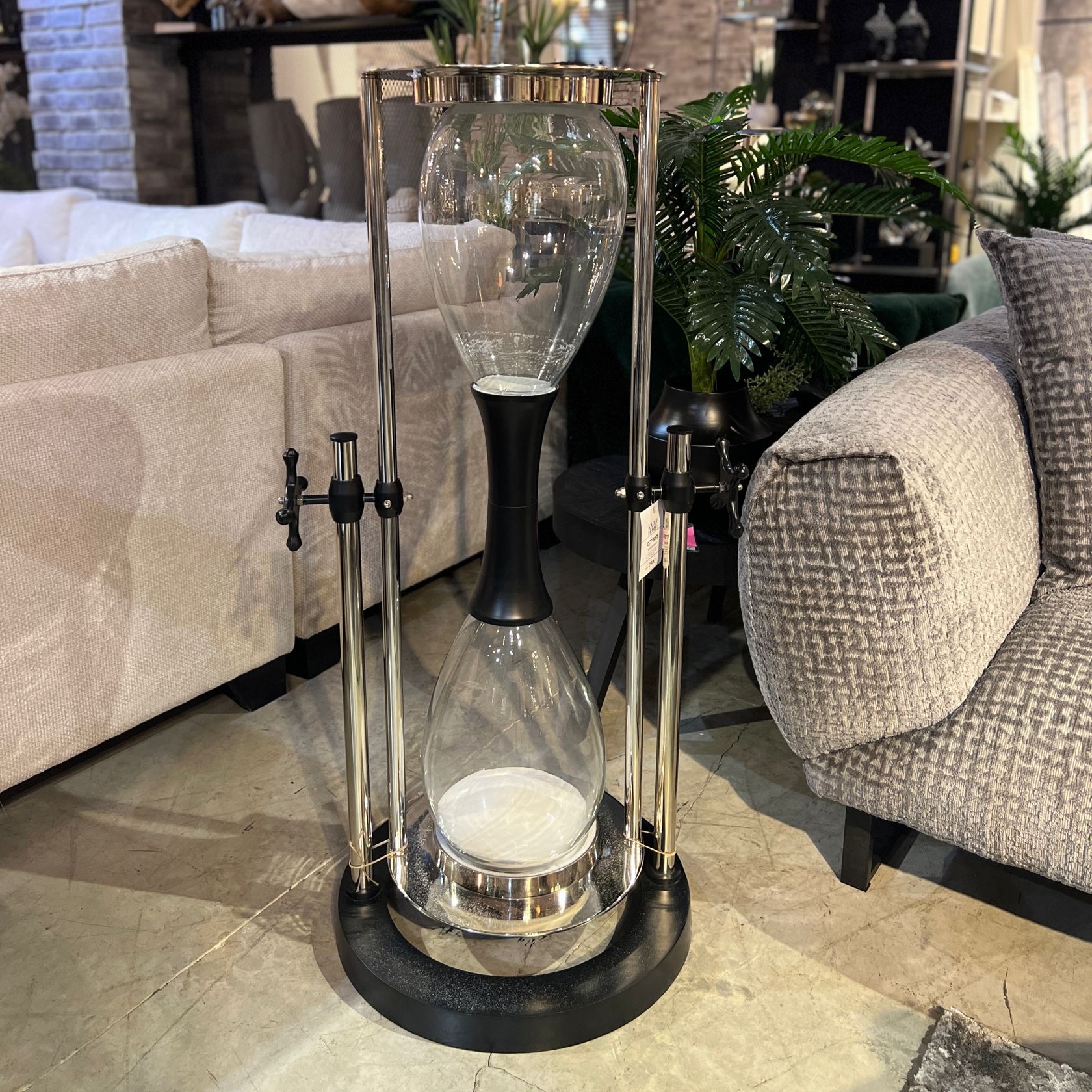 שעון חול ענק רצפתי ניקל דגם מטריקס שעון חול ענק רצפתי ניקל דגם מטריקס