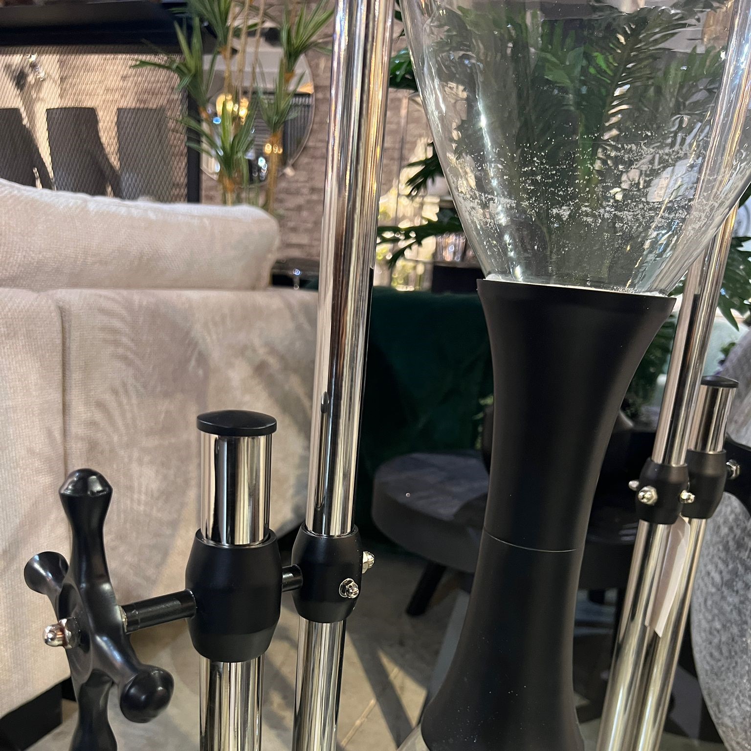 שעון חול ענק רצפתי ניקל דגם מטריקס שעון חול ענק רצפתי ניקל דגם מטריקס