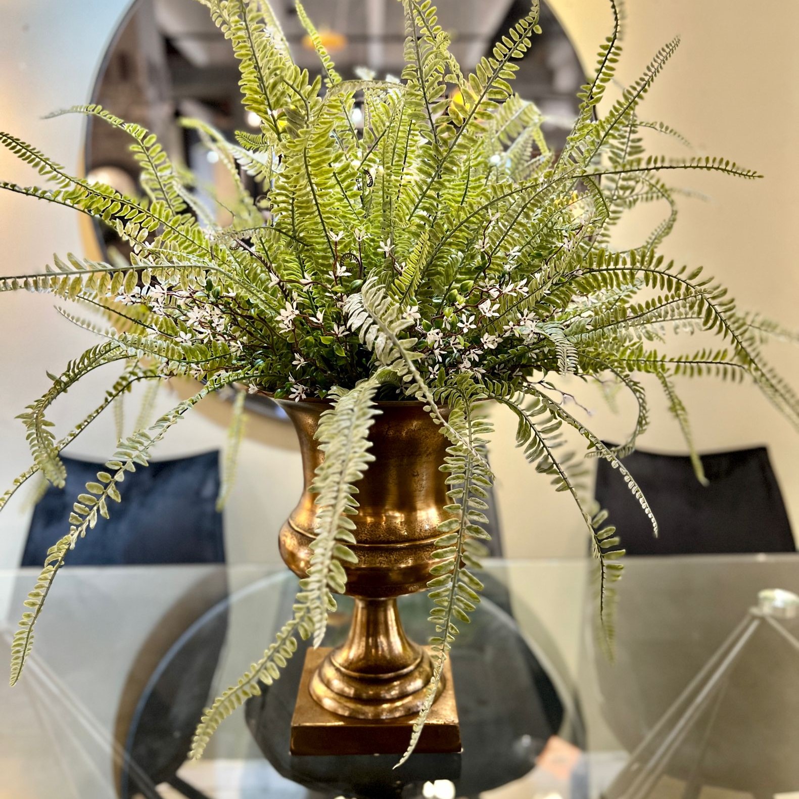 כד גביע ענק מתכת זהב כד גביע ענק מתכת זהב