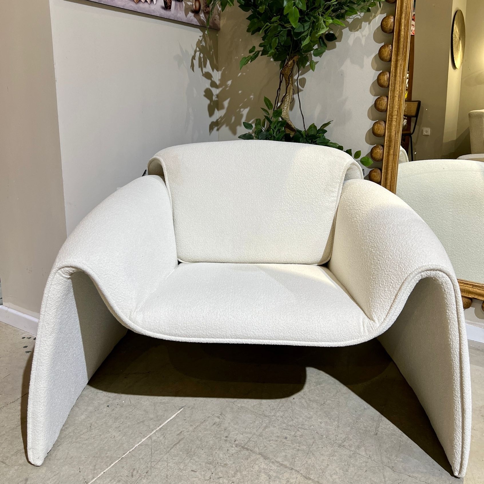 כורסא דגם M כורסא דגם M