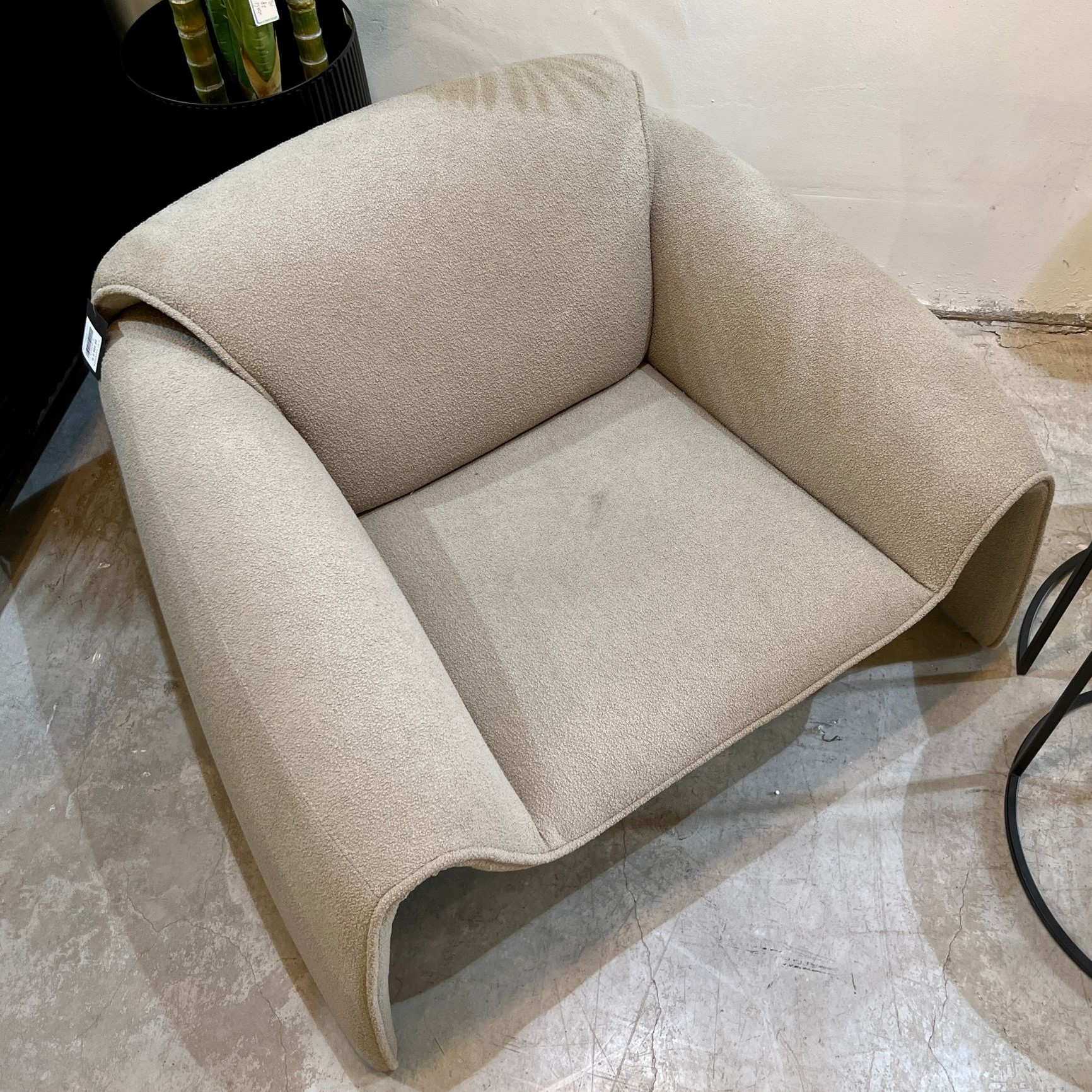 כורסא דגם M טדי קימי גוון קפוצ'ינו כורסא דגם M טדי קימי גוון קפוצ'ינו