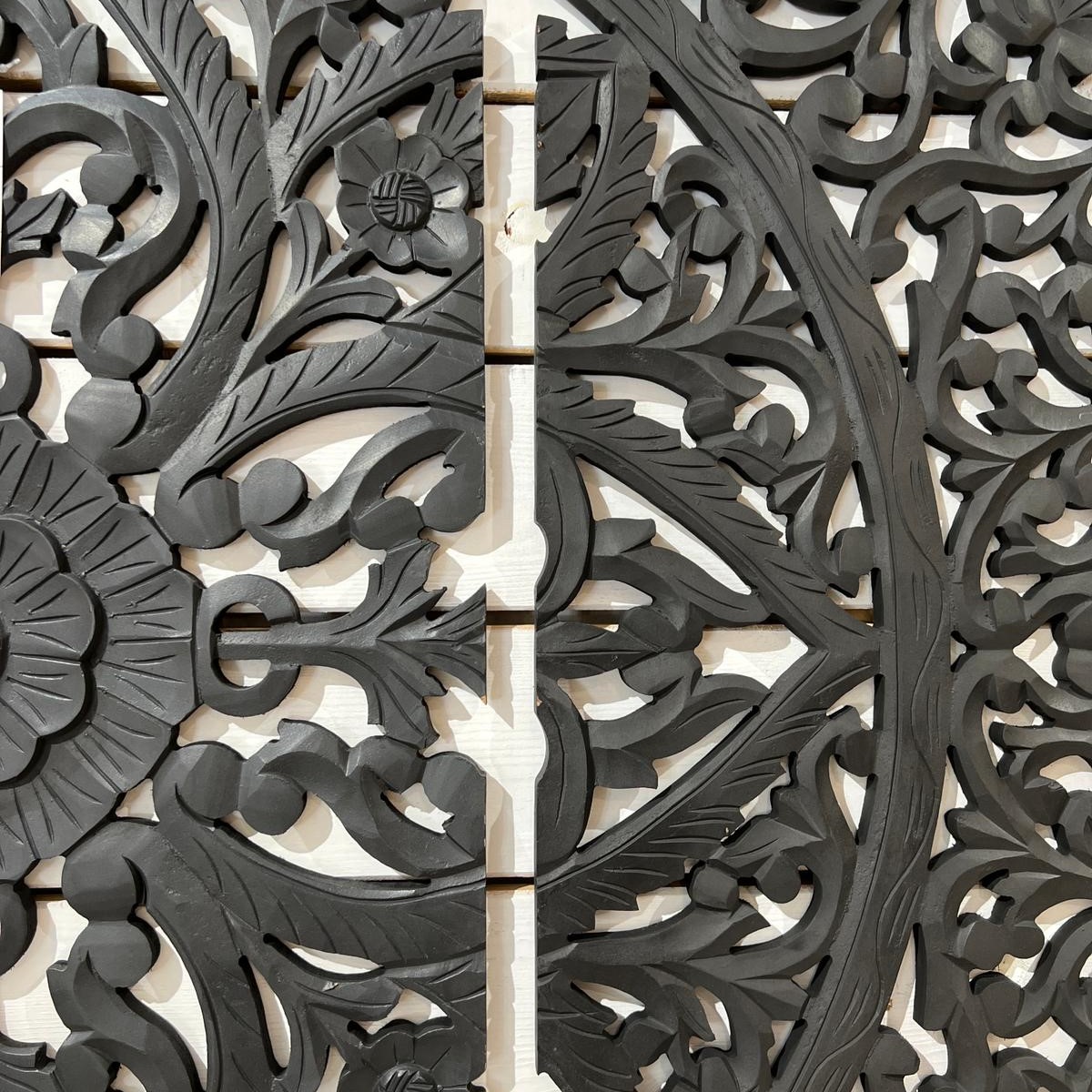 משרביה קיר עץ ענק שחור משרביה קיר עץ ענק שחור