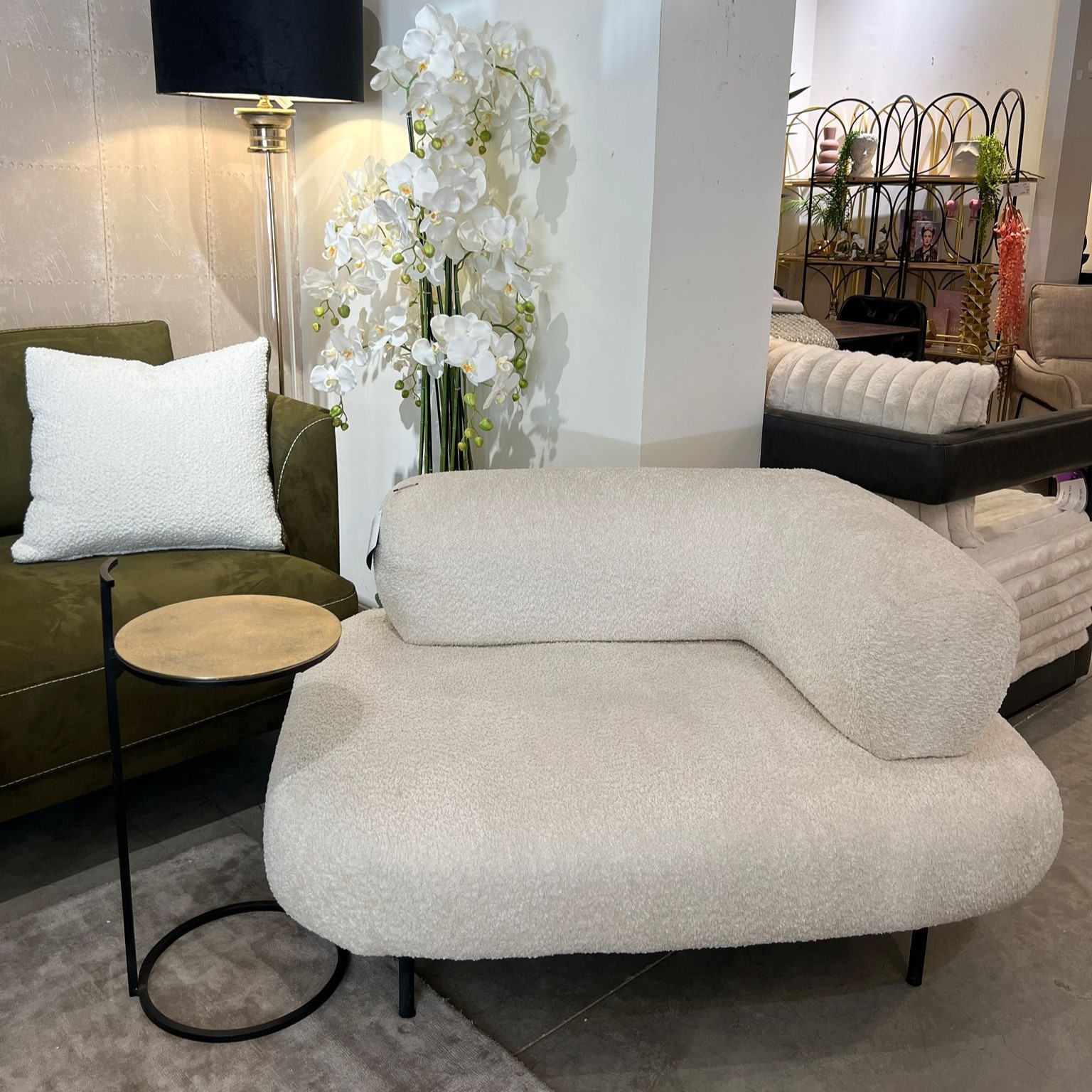 נשכן עגול עדין זהב נשכן עגול עדין זהב