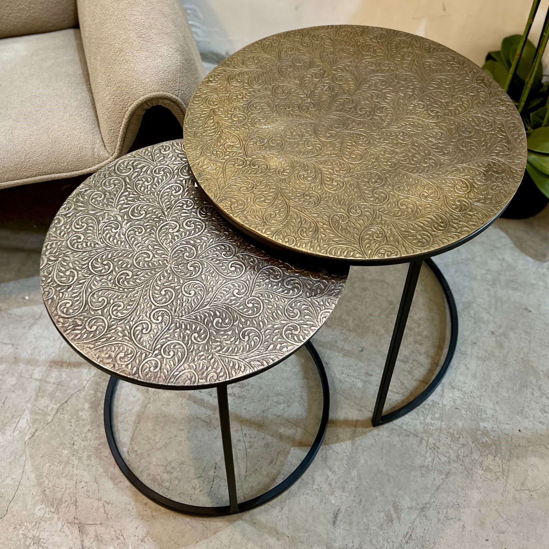 סט שולחנות זהב עגולים זהב ופיוטר