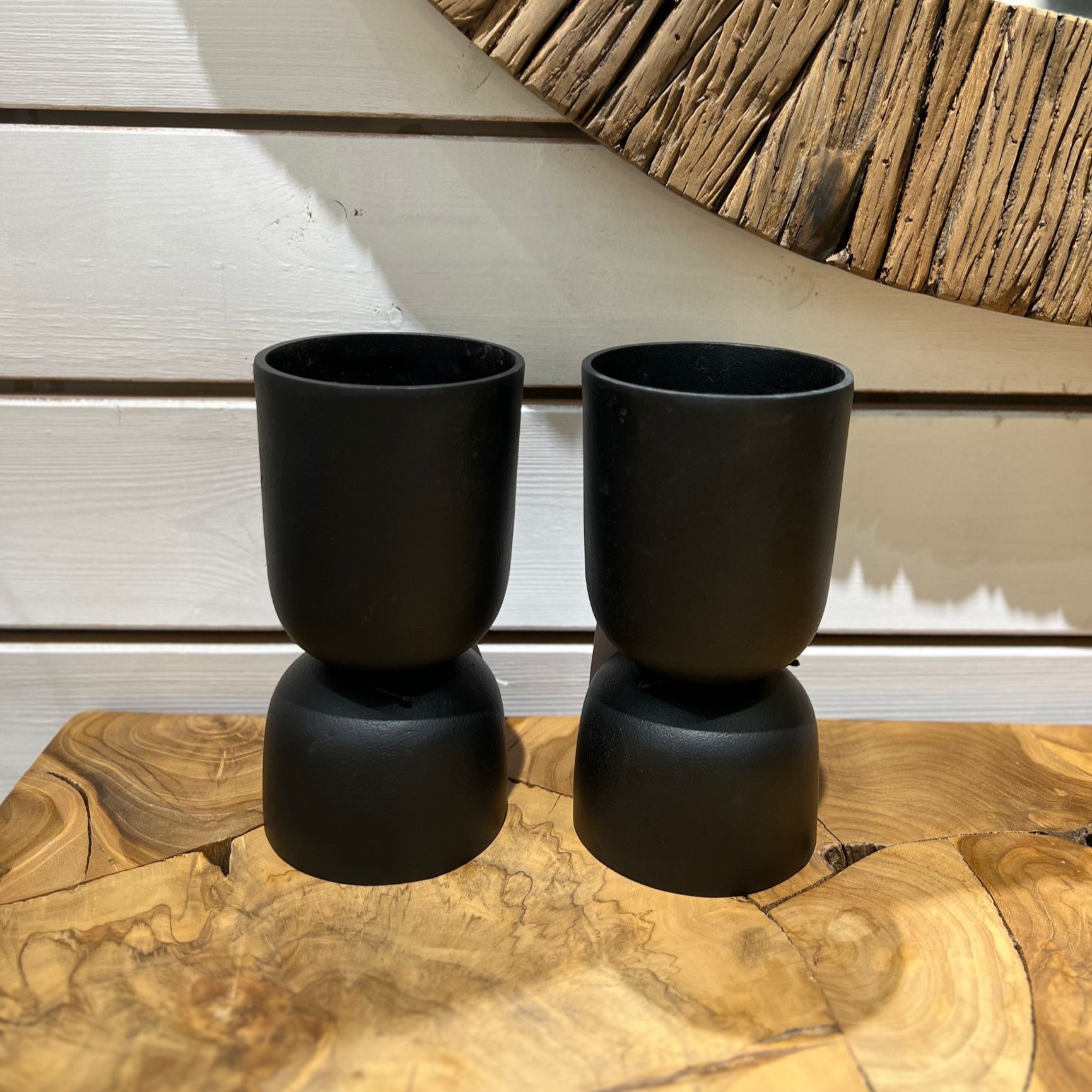 פמוט שחור רחב גדול פמוט שחור רחב גדול