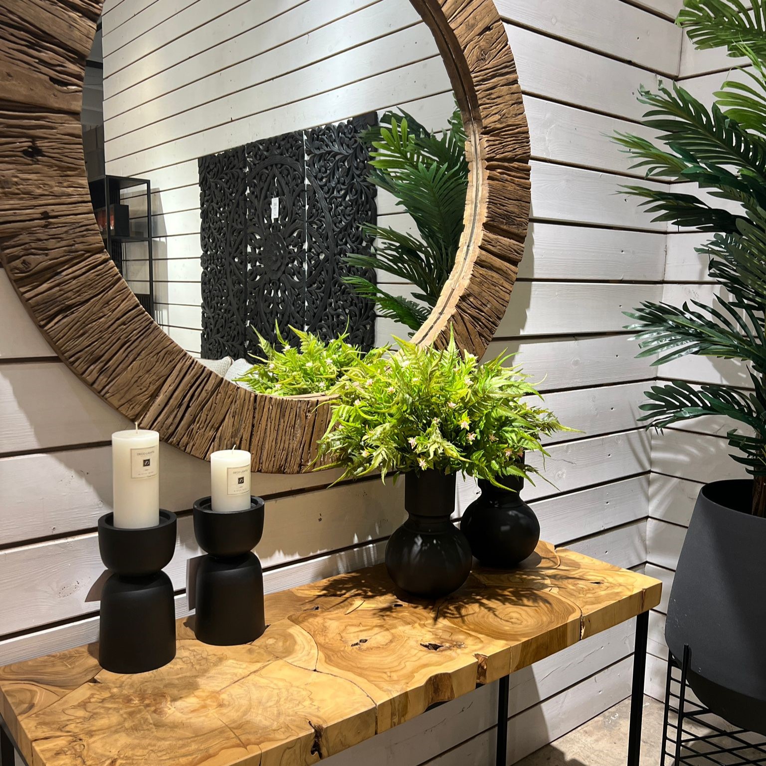 פמוט שחור רחב גדול פמוט שחור רחב גדול