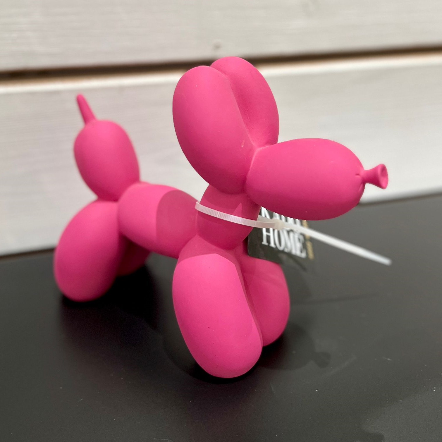 פסל כלב בלון ורוד פסל כלב בלון ורוד