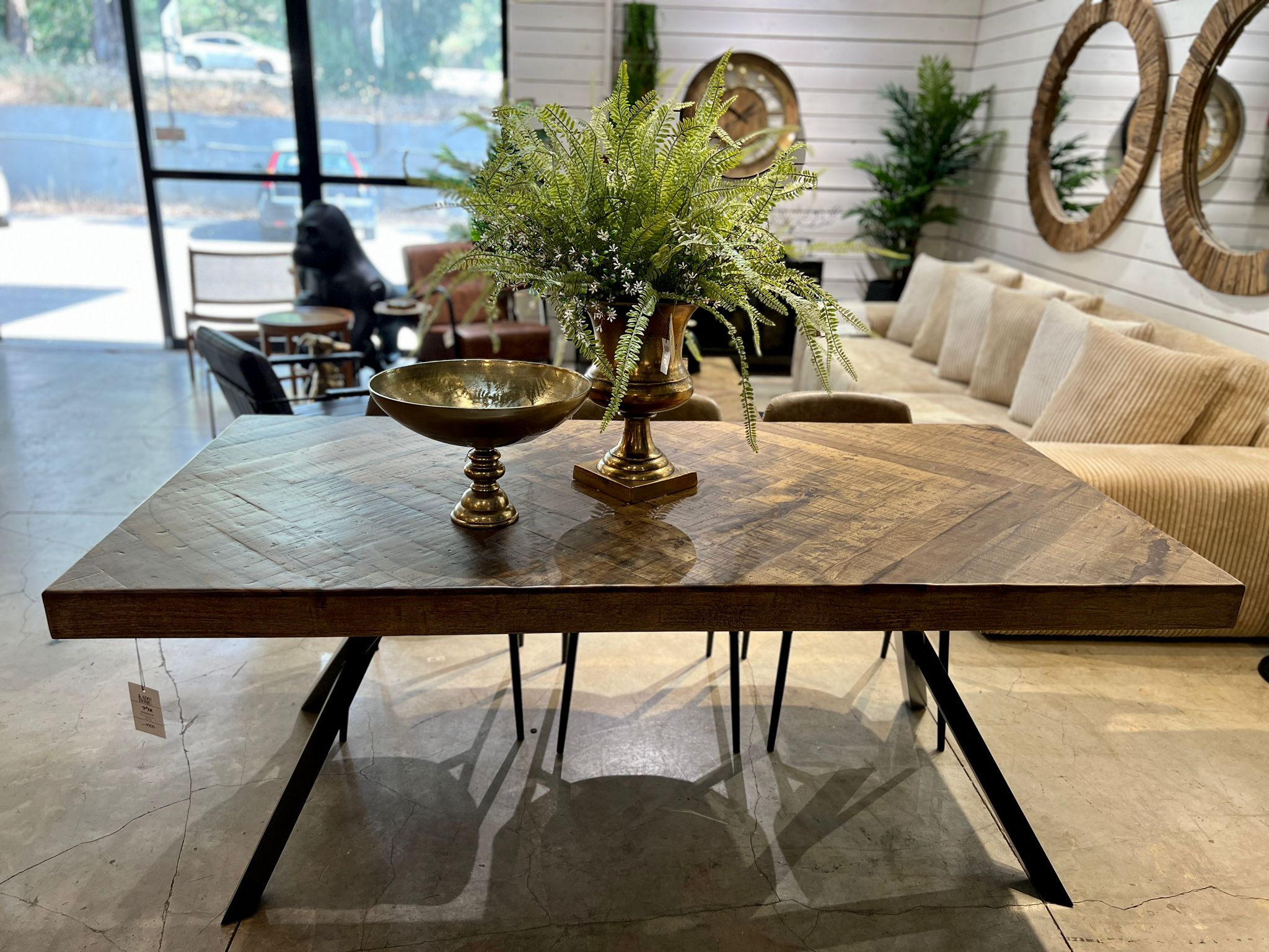 שולחן אוכל עץ מלבני מעויין דגם דאלי שולחן אוכל עץ מלבני מעויין דגם דאלי