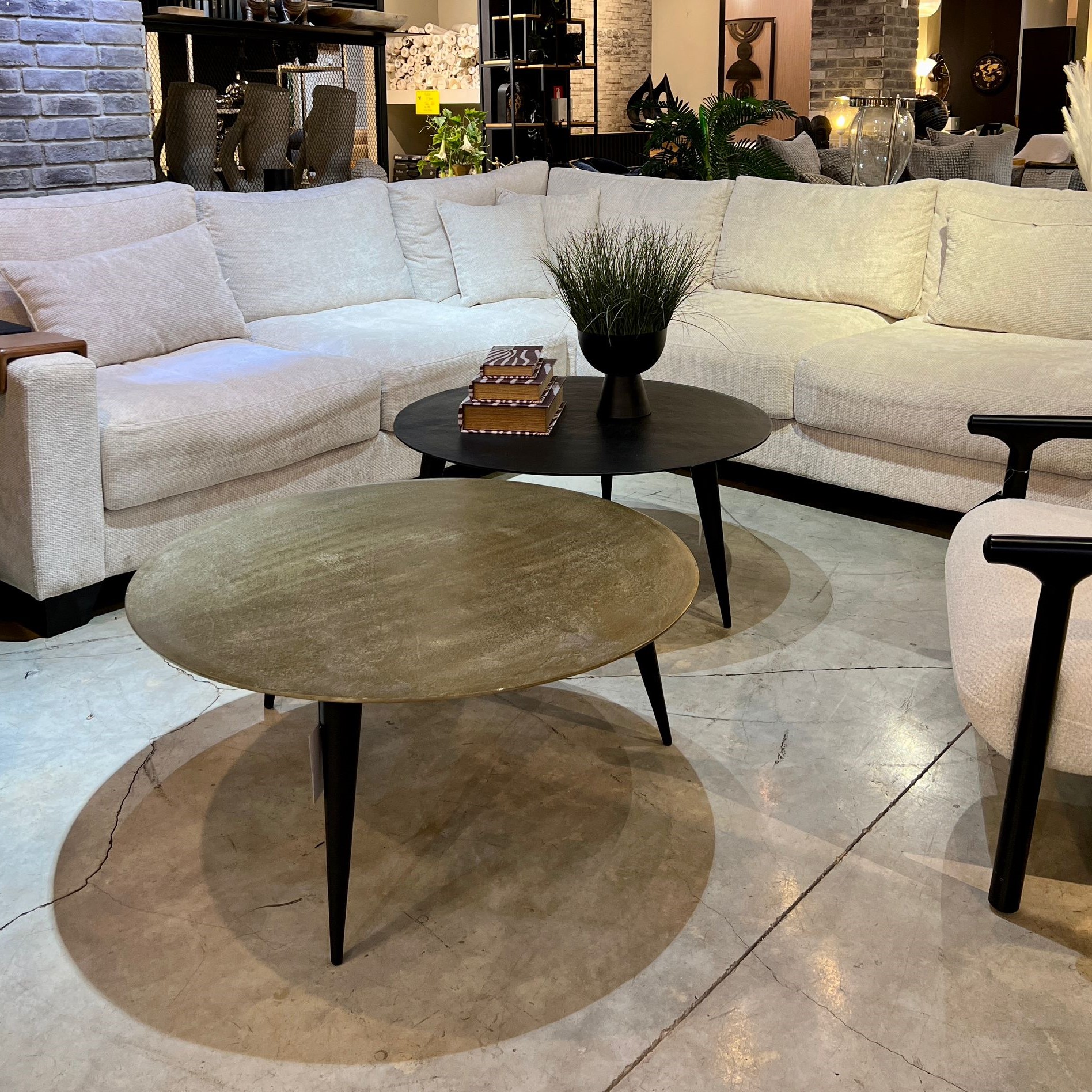 שולחן סלון עגול ברזל שולחן סלון עגול ברזל