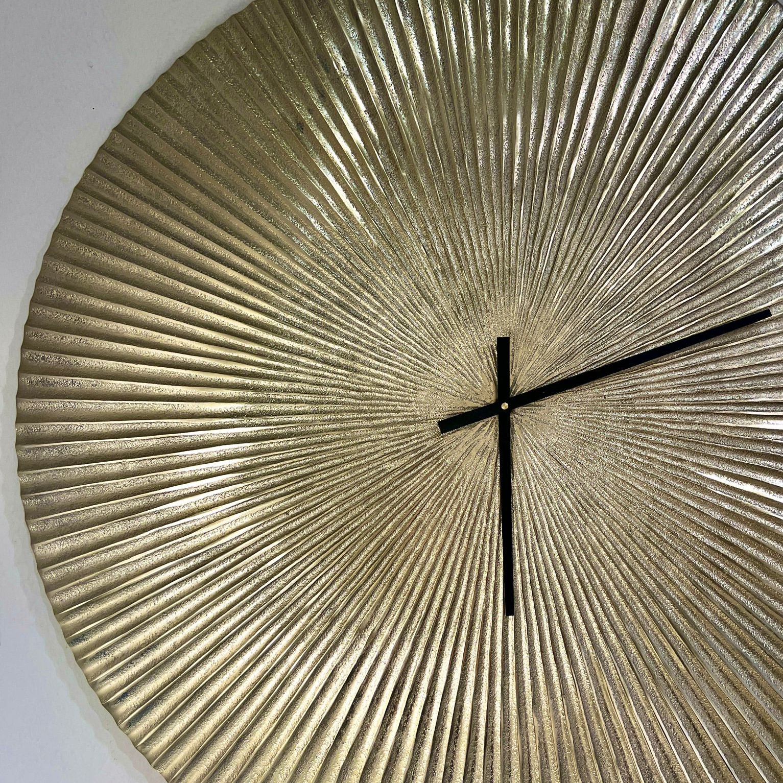 שעון קיר ריקועים מתכת זהב שעון קיר ריקועים מתכת זהב