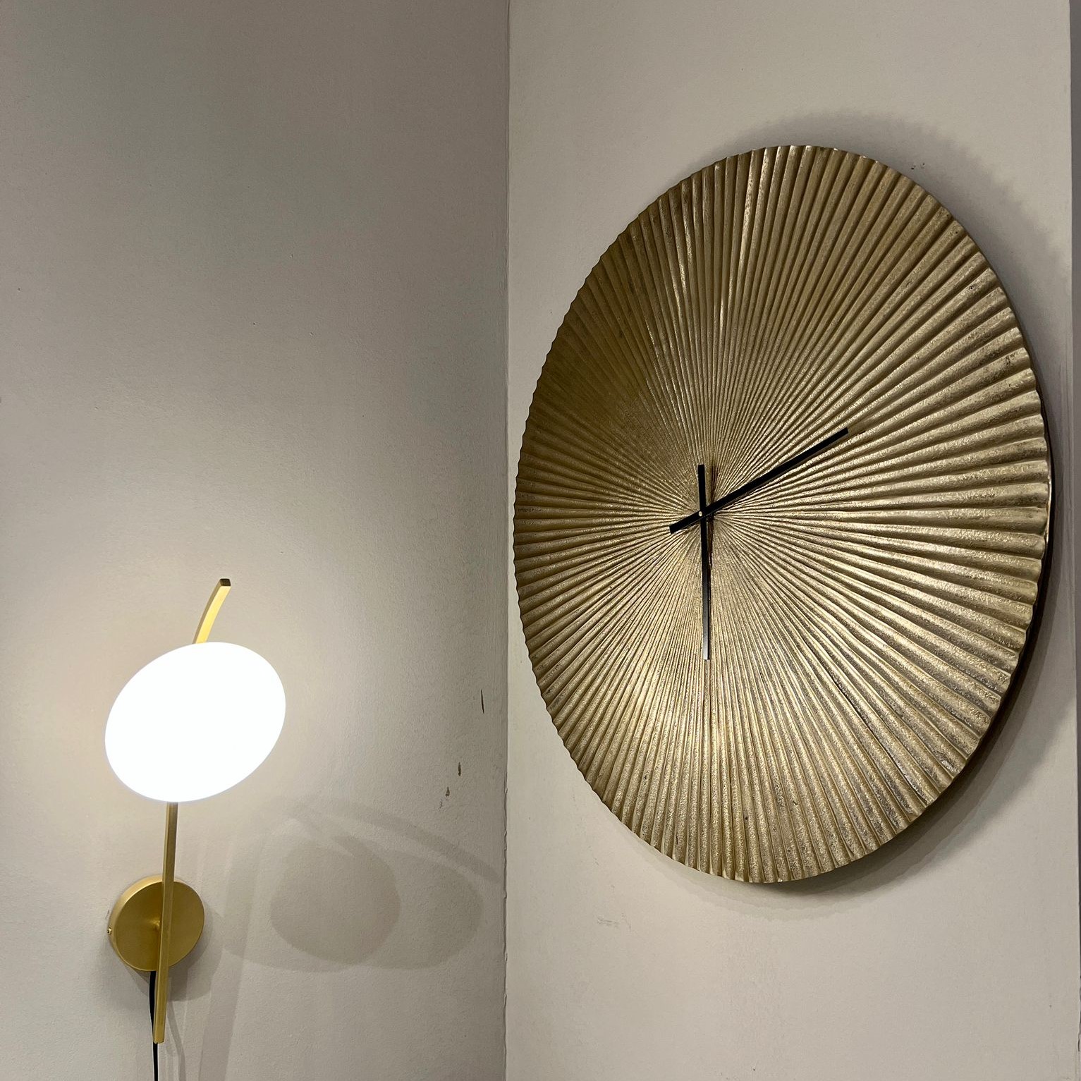 שעון קיר ריקועים מתכת זהב שעון קיר ריקועים מתכת זהב