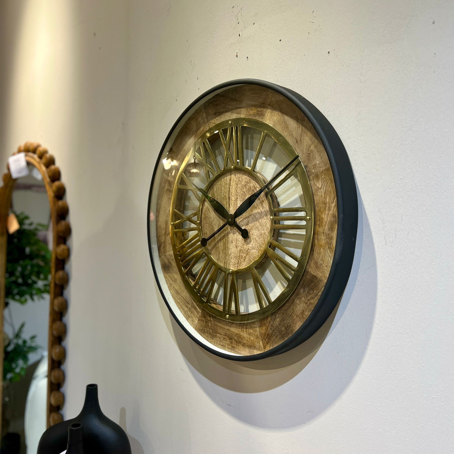 שעון קיר גדול מספרים רומיים חלול שעון קיר גדול מספרים רומיים חלול