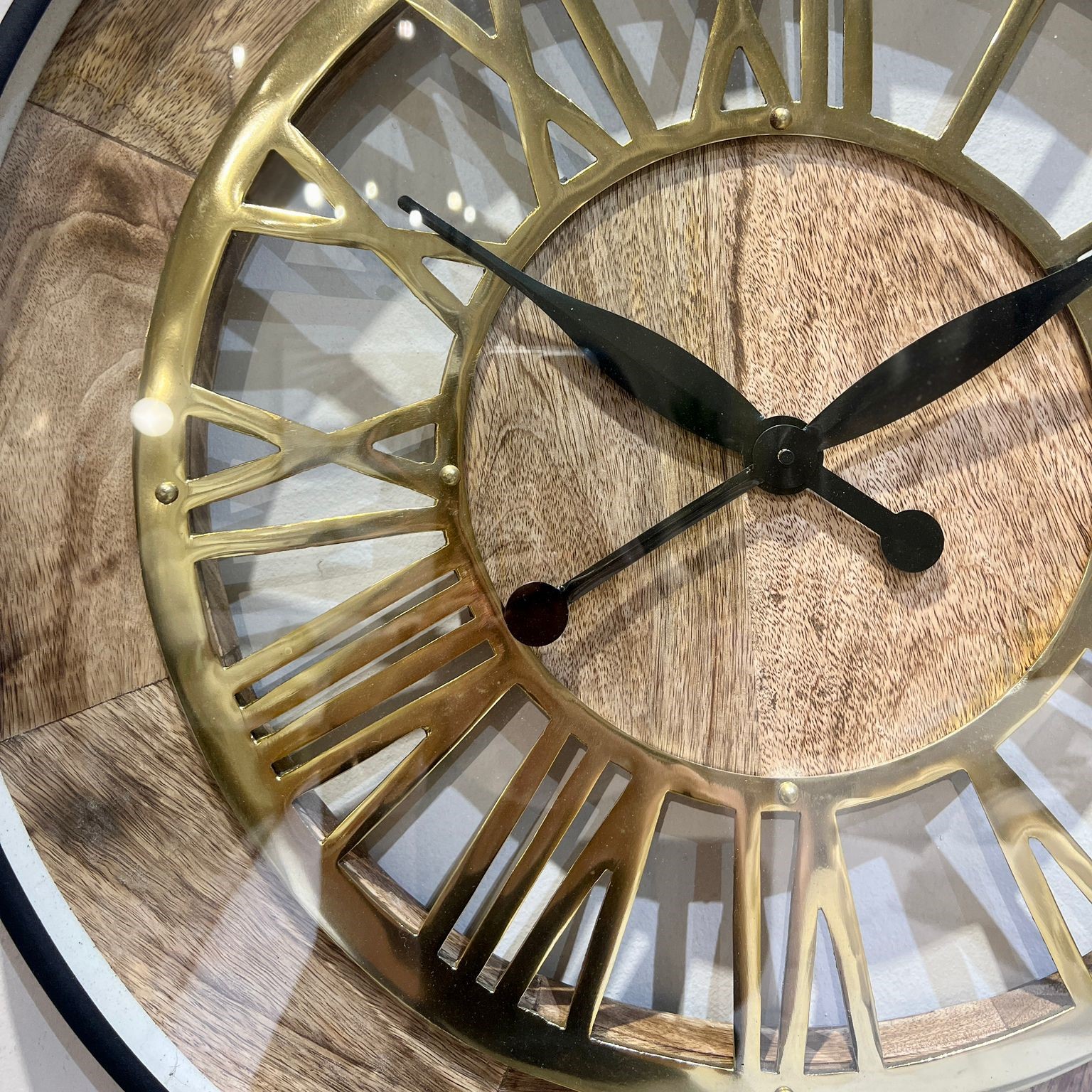 שעון קיר גדול מספרים רומיים חלול שעון קיר גדול מספרים רומיים חלול