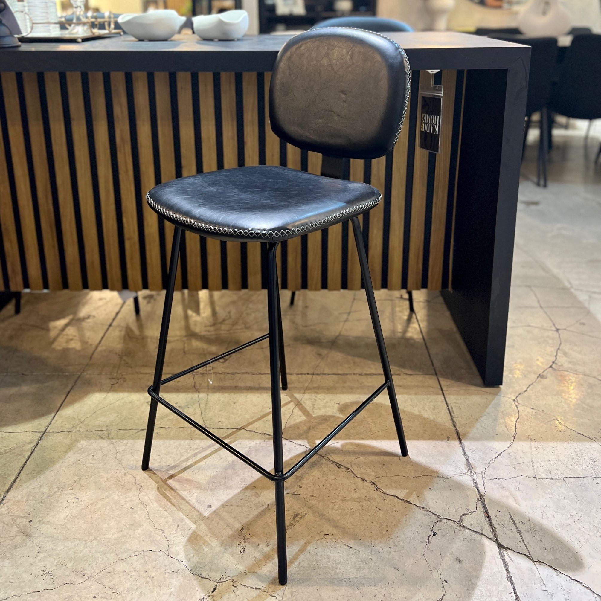 כיסא בר דגם ״22117״ שחור במבצע!