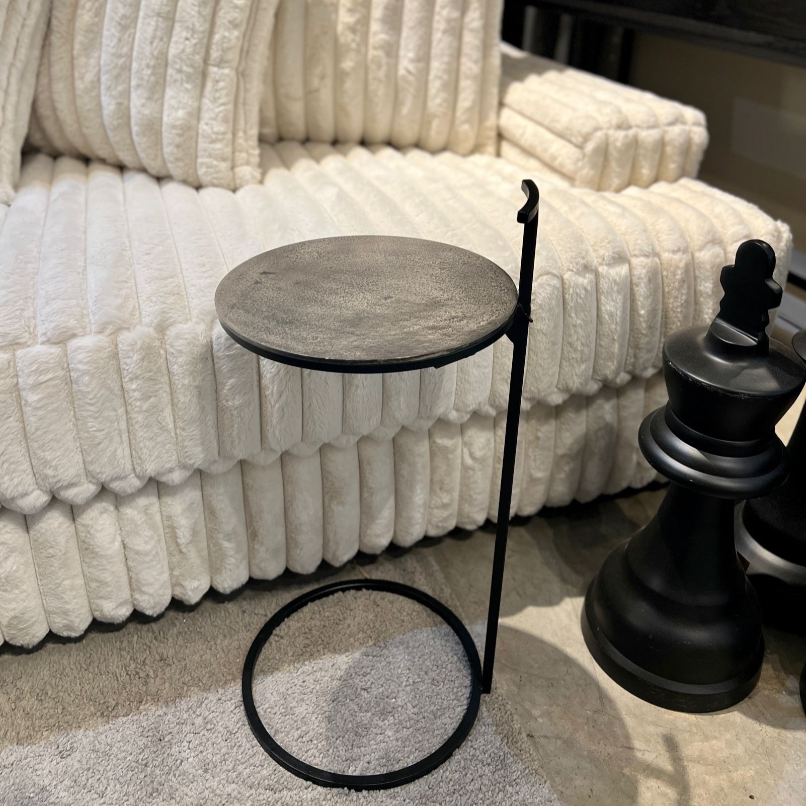 נשכן עגול עדין פיוטר דגם רויאל נשכן עגול עדין פיוטר דגם רויאל