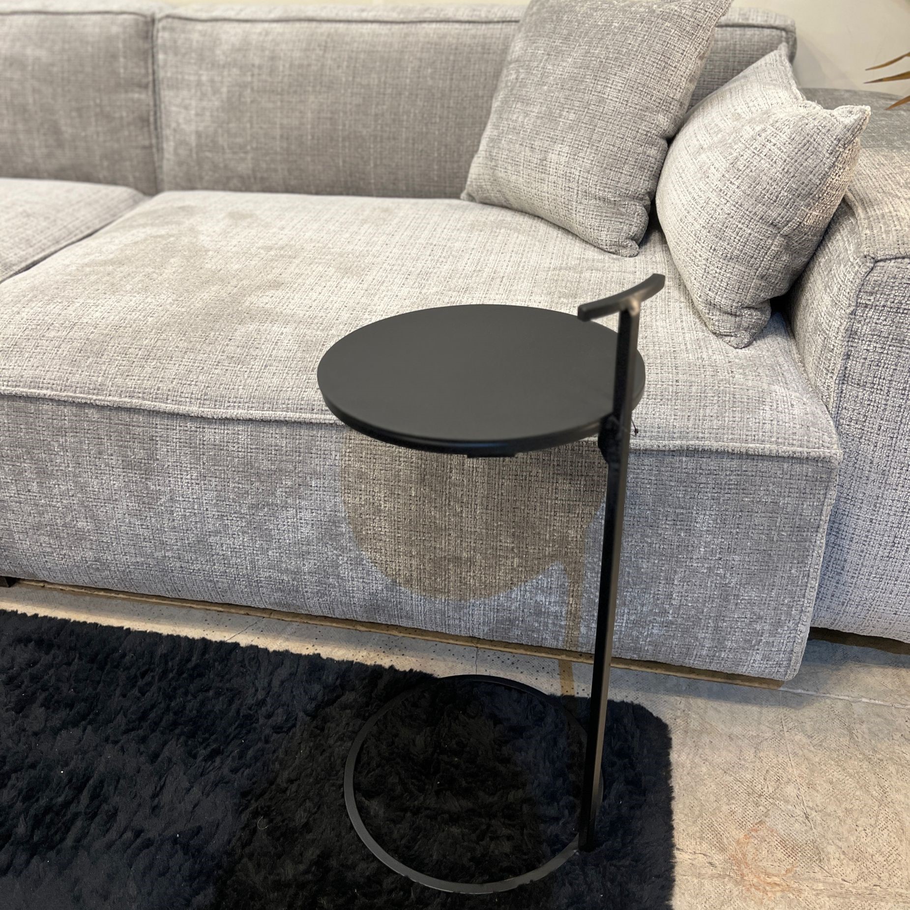 נשכן עגול עדין שחור דגם רויאל נשכן עגול עדין שחור דגם רויאל