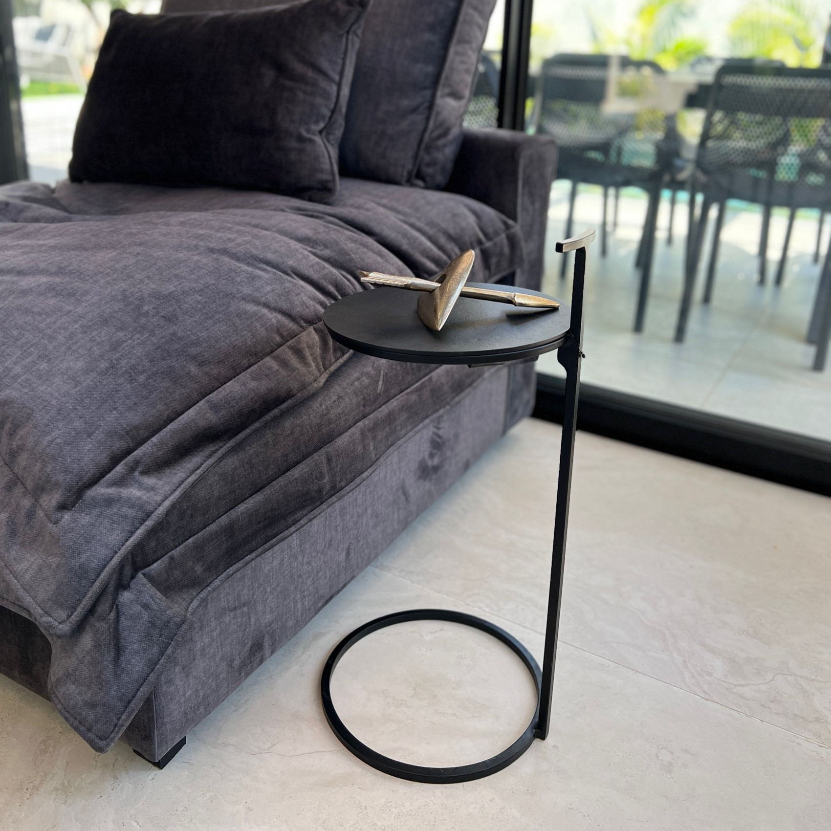 נשכן עגול עדין שחור דגם רויאל נשכן עגול עדין שחור דגם רויאל