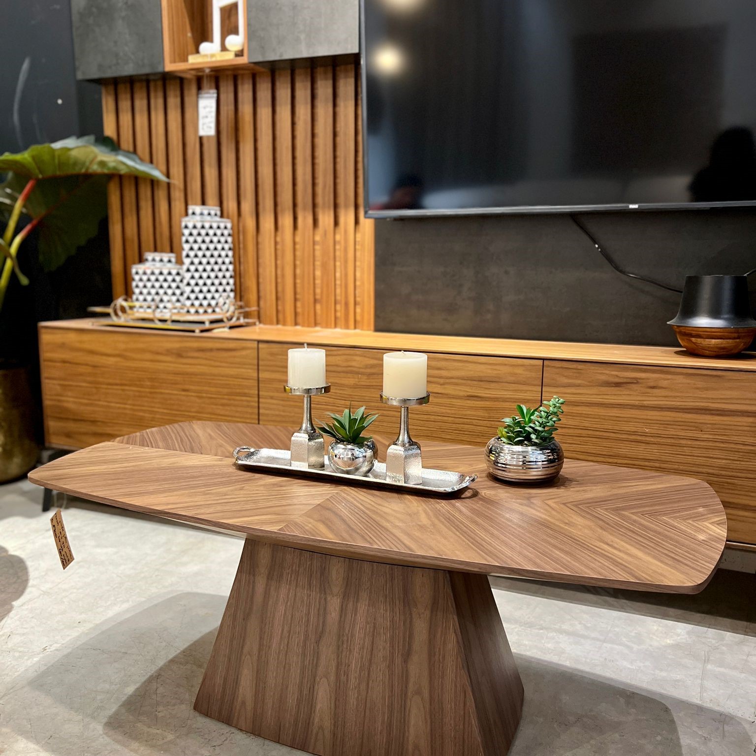 פמוט ברזל כסף פיה רחבה נמוך דגם זיבאן פמוט ברזל כסף פיה רחבה נמוך דגם זיבאן